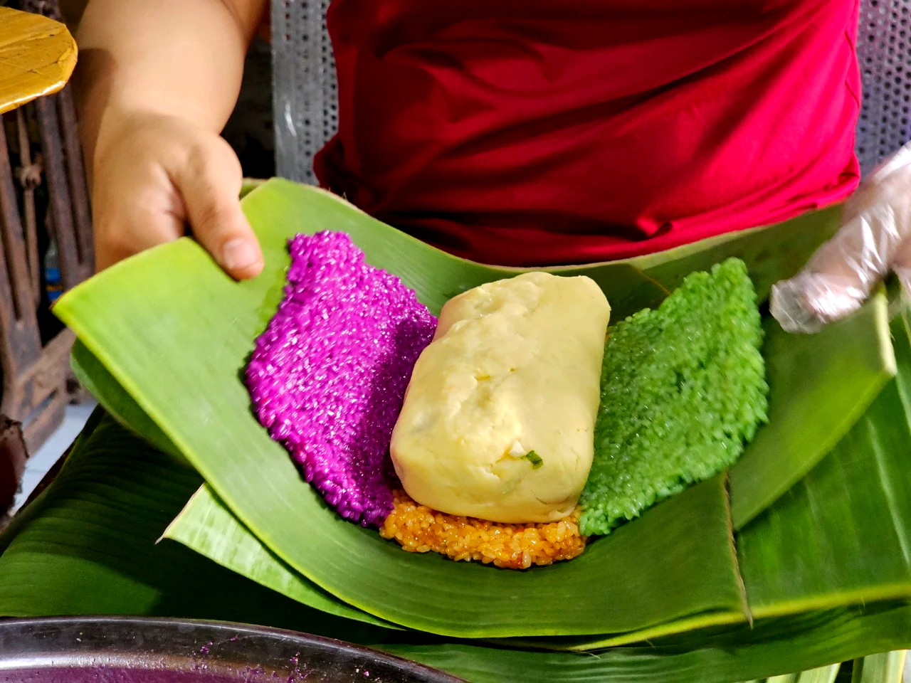 Từ g&oacute;i x&ocirc;i l&aacute; chuối, 3 thế hệ t&agrave;i hoa n&acirc;ng tầm b&aacute;nh t&eacute;t l&aacute; cẩm trứ danh Cần Thơ- Ảnh 3.