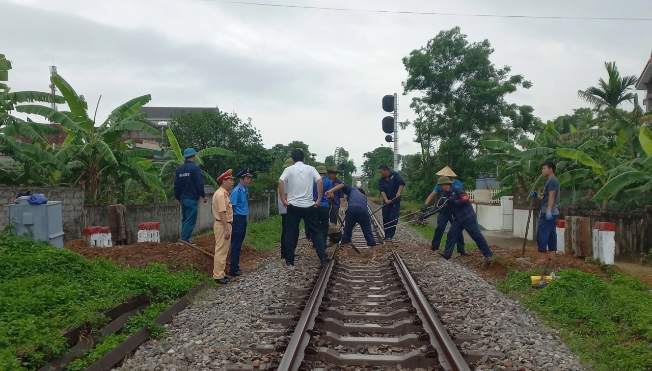 Vi phạm tải trọng ở Quảng B&igrave;nh giảm mạnh nhờ đ&acirc;u?- Ảnh 4.