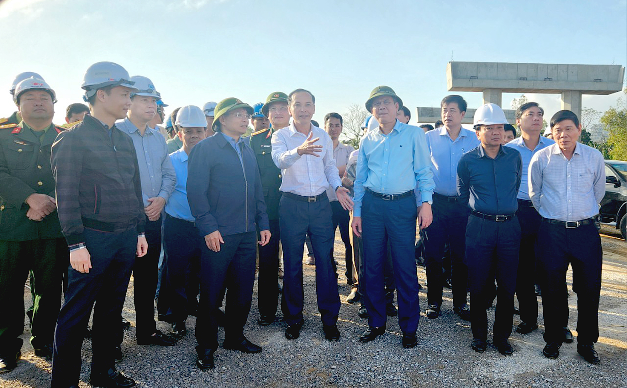 Không được phép chậm tiến độ cao tốc Bắc - Nam- Ảnh 2. Không được phép chậm tiến độ cao tốc Bắc - Nam- Ảnh 2.