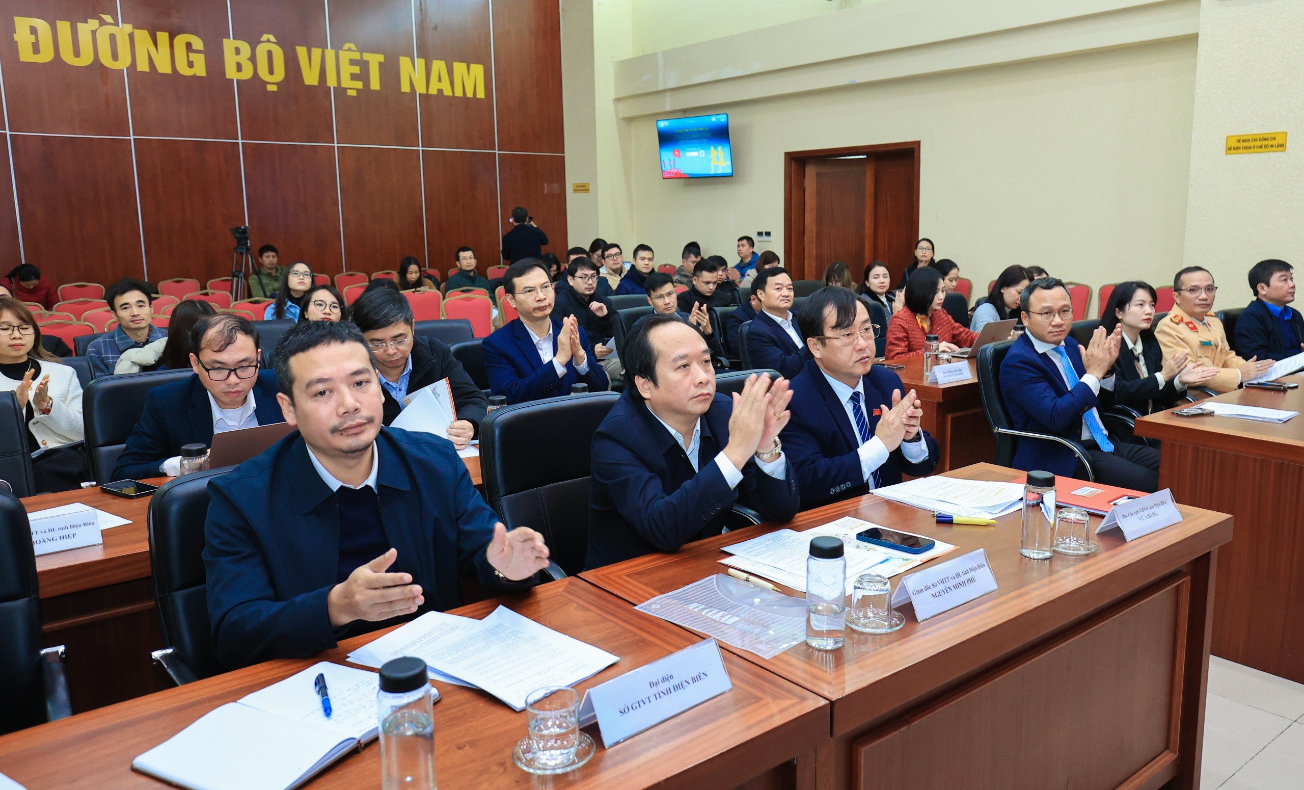 THACO Marathon v&igrave; An to&agrave;n giao th&ocirc;ng-Điện Bi&ecirc;n Phủ 2024 l&agrave; giải chạy &yacute; nghĩa nhất năm- Ảnh 11.