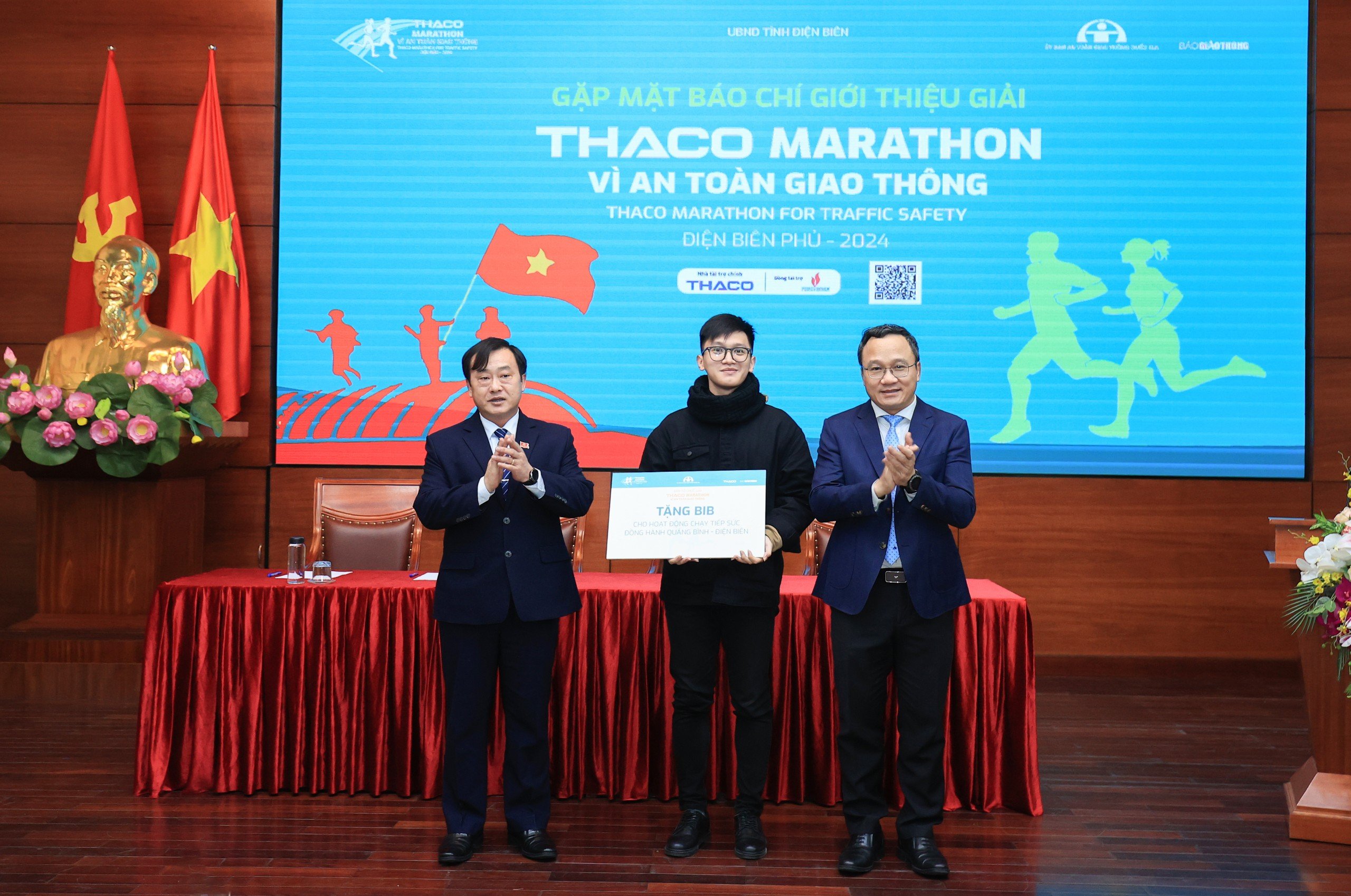 THACO Marathon v&igrave; An to&agrave;n giao th&ocirc;ng-Điện Bi&ecirc;n Phủ 2024 l&agrave; giải chạy &yacute; nghĩa nhất năm- Ảnh 1.