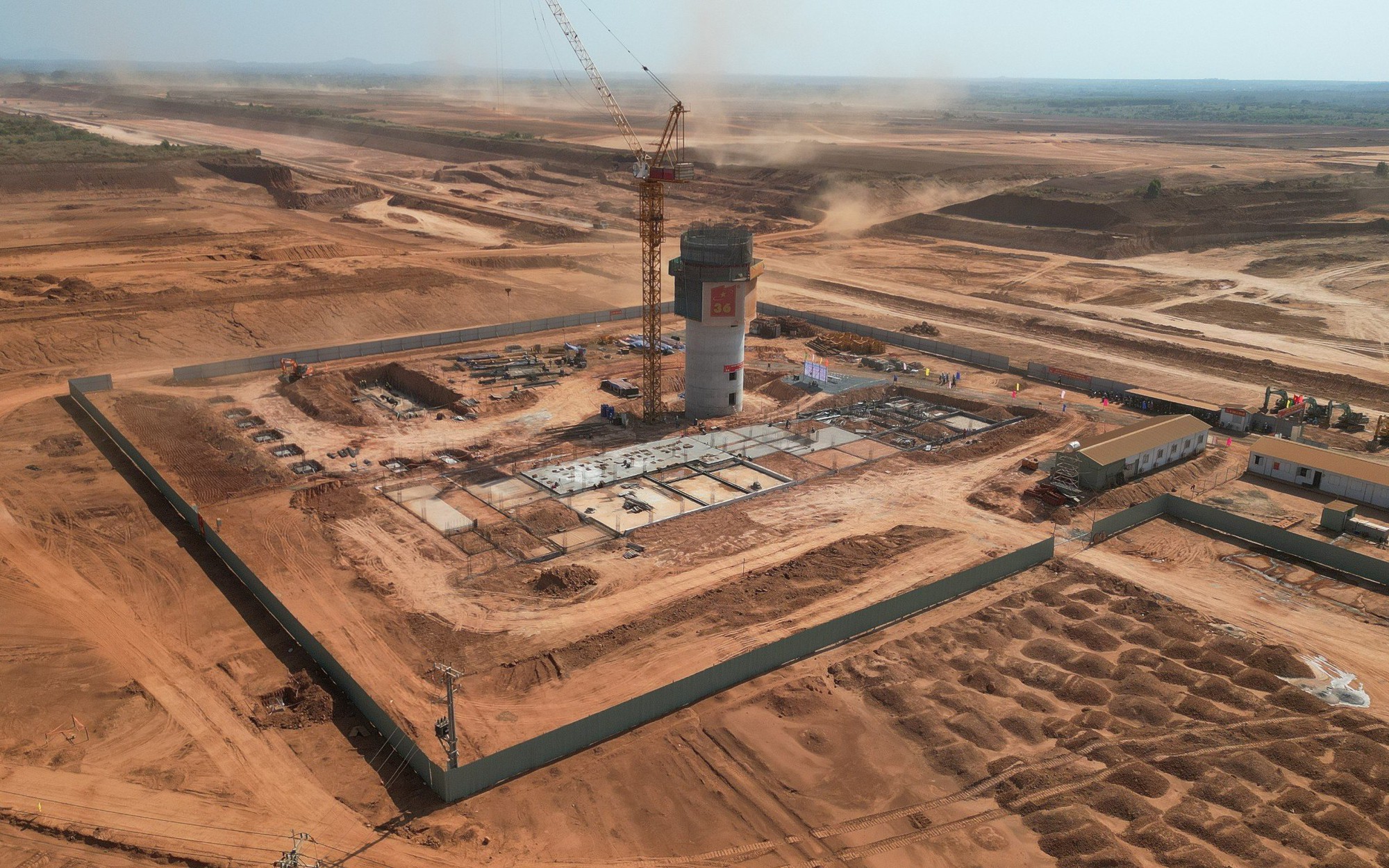 150 ng&agrave;y bứt tốc x&acirc;y c&ocirc;ng tr&igrave;nh cao nhất s&acirc;n bay Long Th&agrave;nh