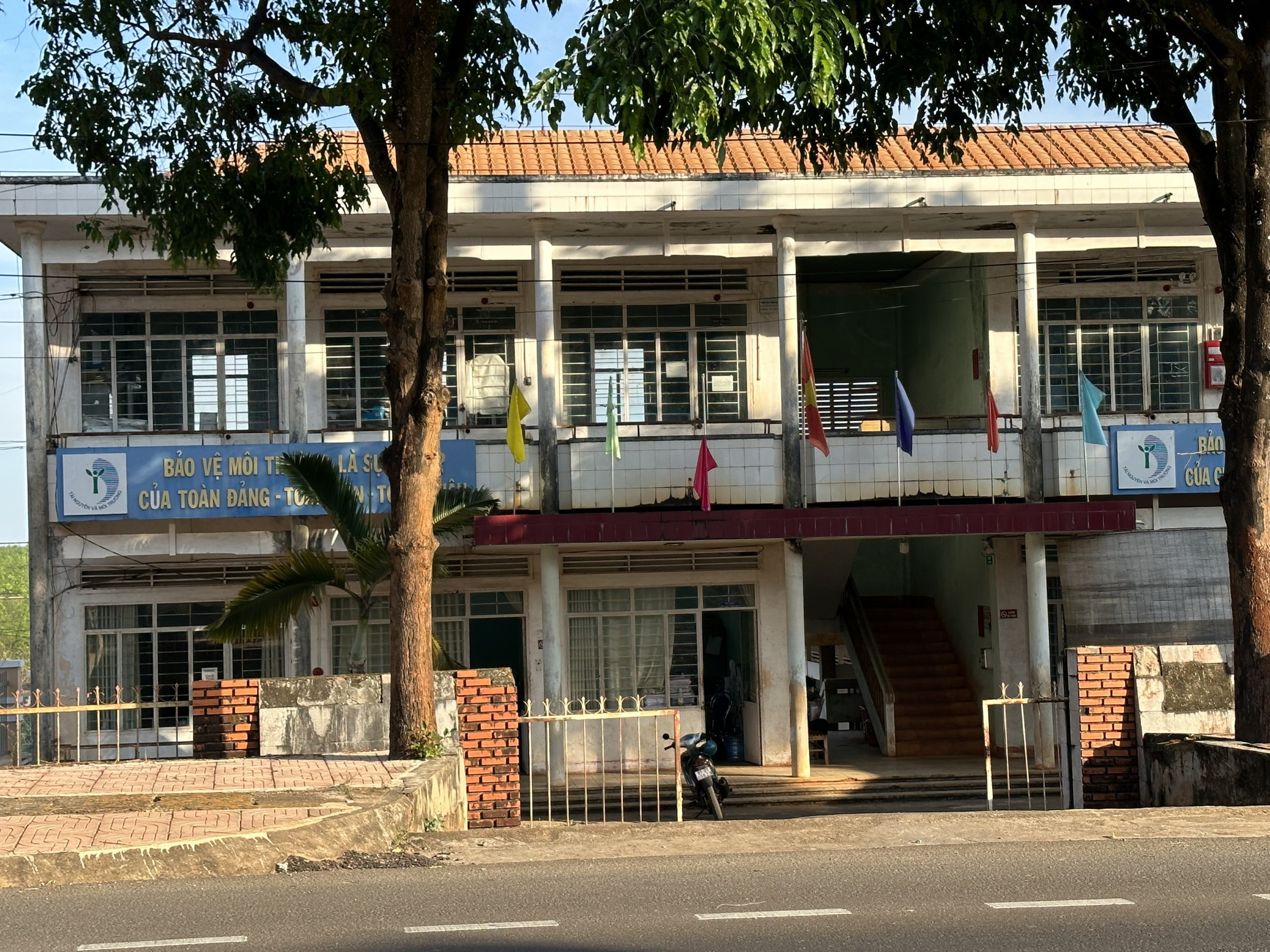 Gia Lai: Khởi tố hai c&aacute;n bộ để điều tra tội đưa v&agrave; nhận hối lộ- Ảnh 1.