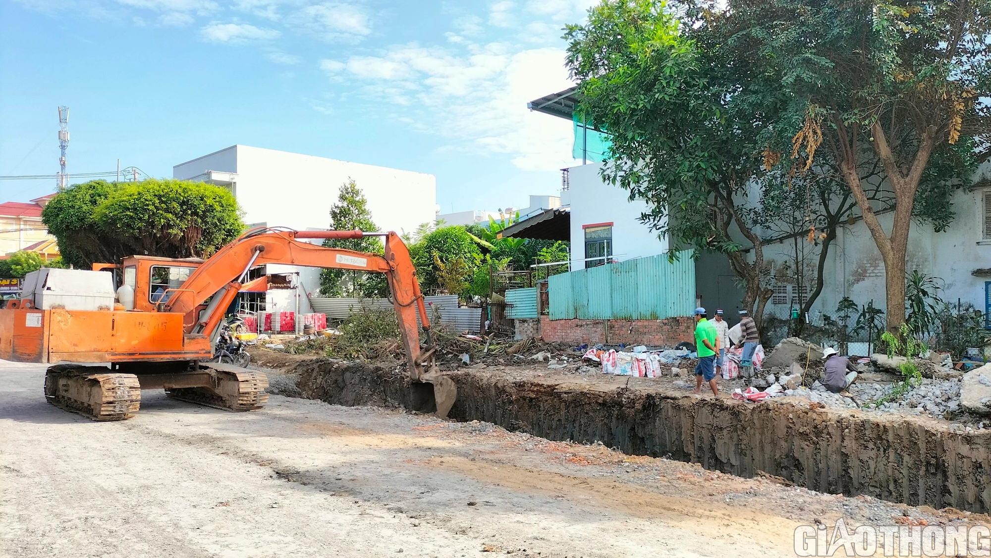 Bạc Li&ecirc;u: Gấp r&uacute;t ho&agrave;n th&agrave;nh đường bị 2 hộ d&acirc;n &aacute;n ngữ hơn 20 năm- Ảnh 2.