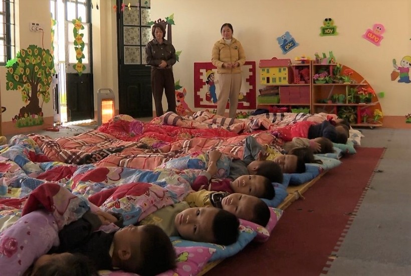 Trường học v&ugrave;ng cao ở T&acirc;y Bắc ph&ograve;ng chống r&eacute;t cho học sinh ra sao?- Ảnh 4.