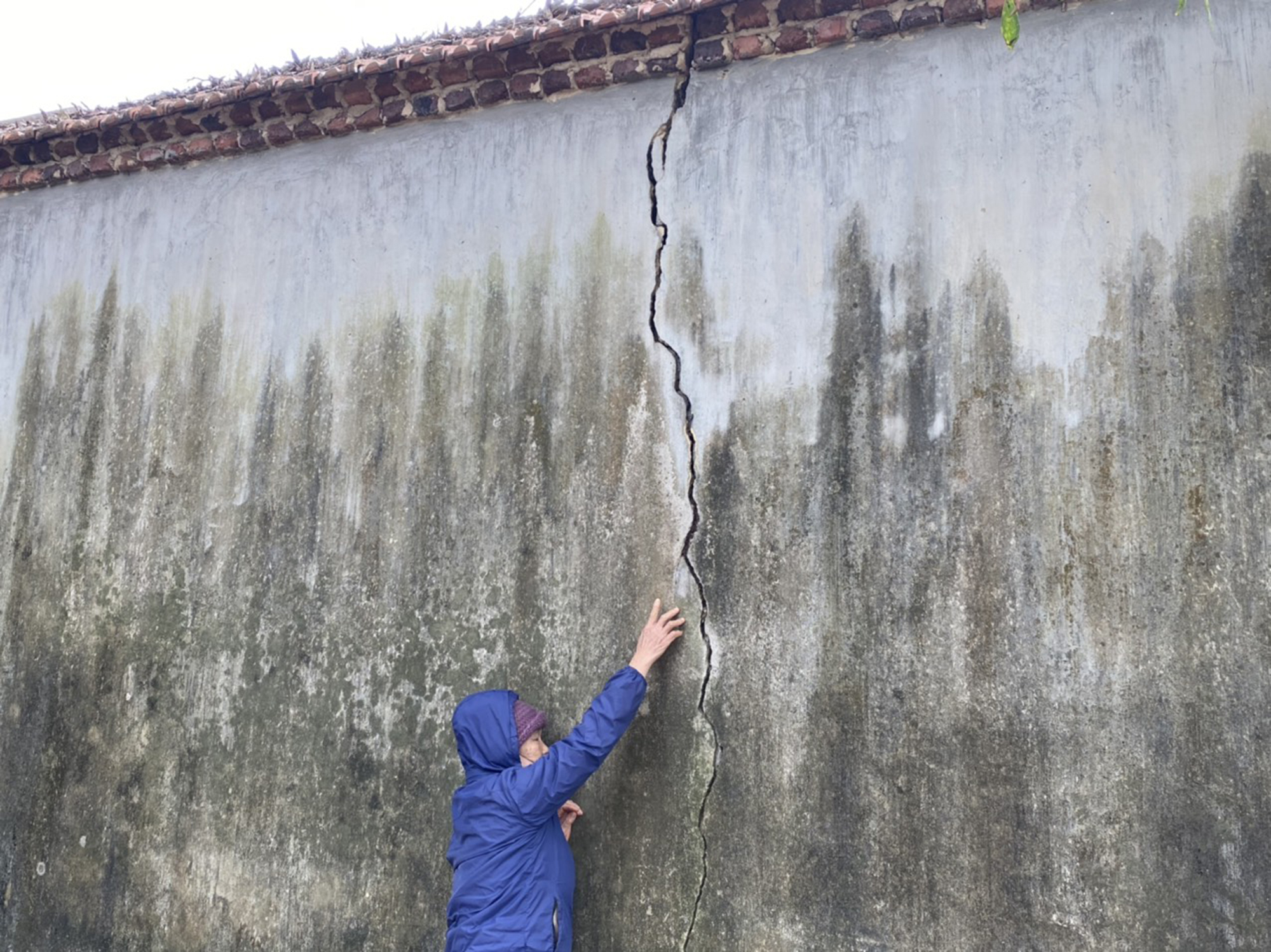 Quảng Ninh: Dự &aacute;n chậm đền b&ugrave;, nh&agrave; d&acirc;n chờ sập- Ảnh 1.