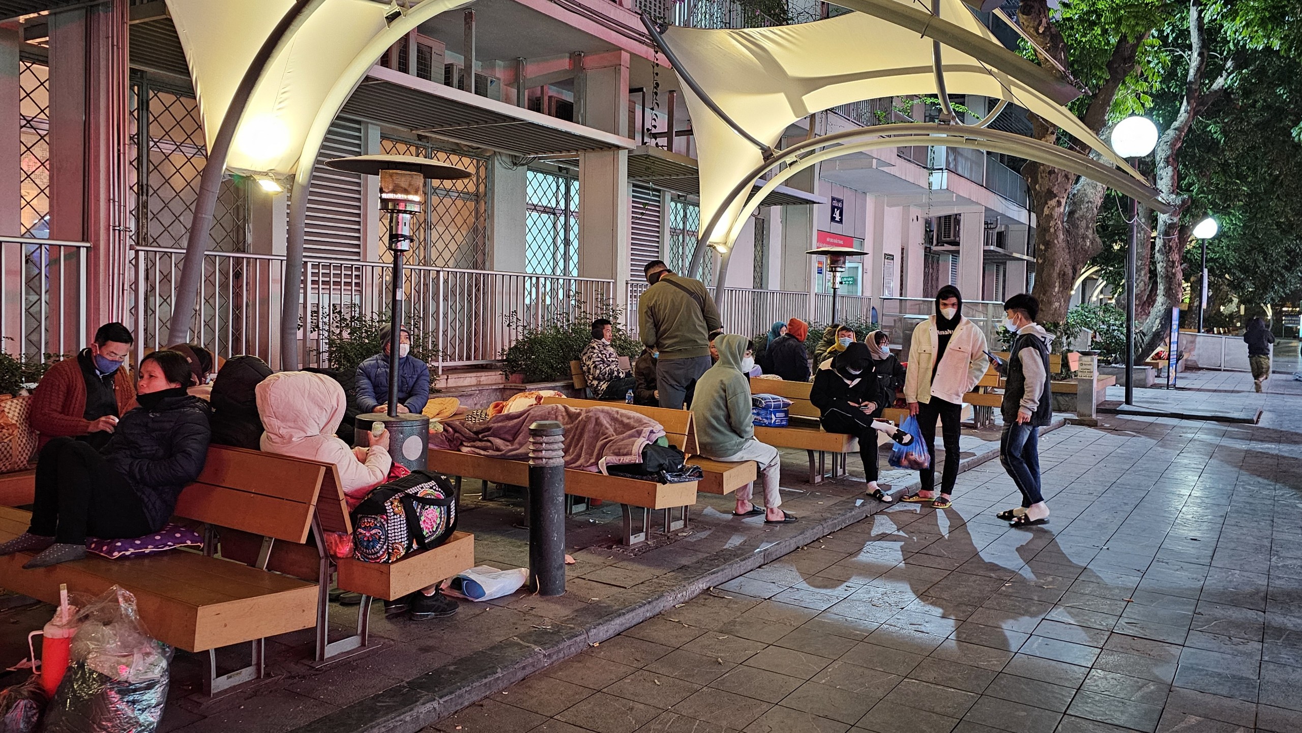 H&agrave; Nội: X&oacute;t cảnh 