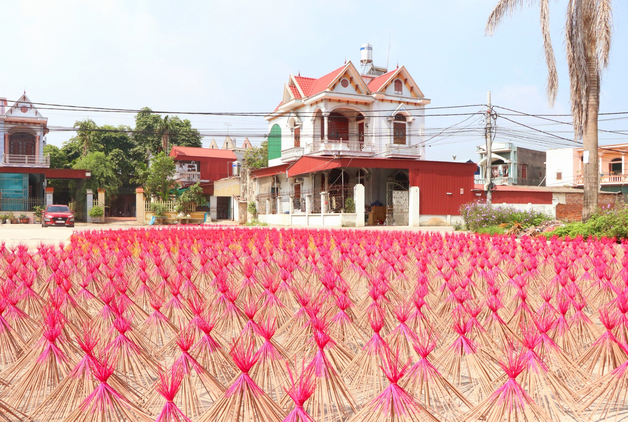 Vựa hương trăm tuổi tất bật ng&agrave;y cận Tết- Ảnh 2.