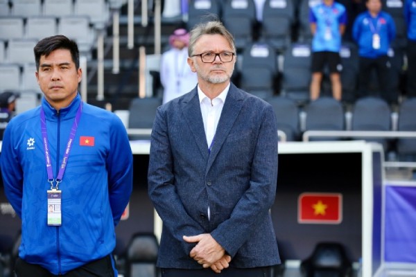 HLV Troussier tiếc khi tuyển Việt Nam thua bởi những sai lầm- Ảnh 1.