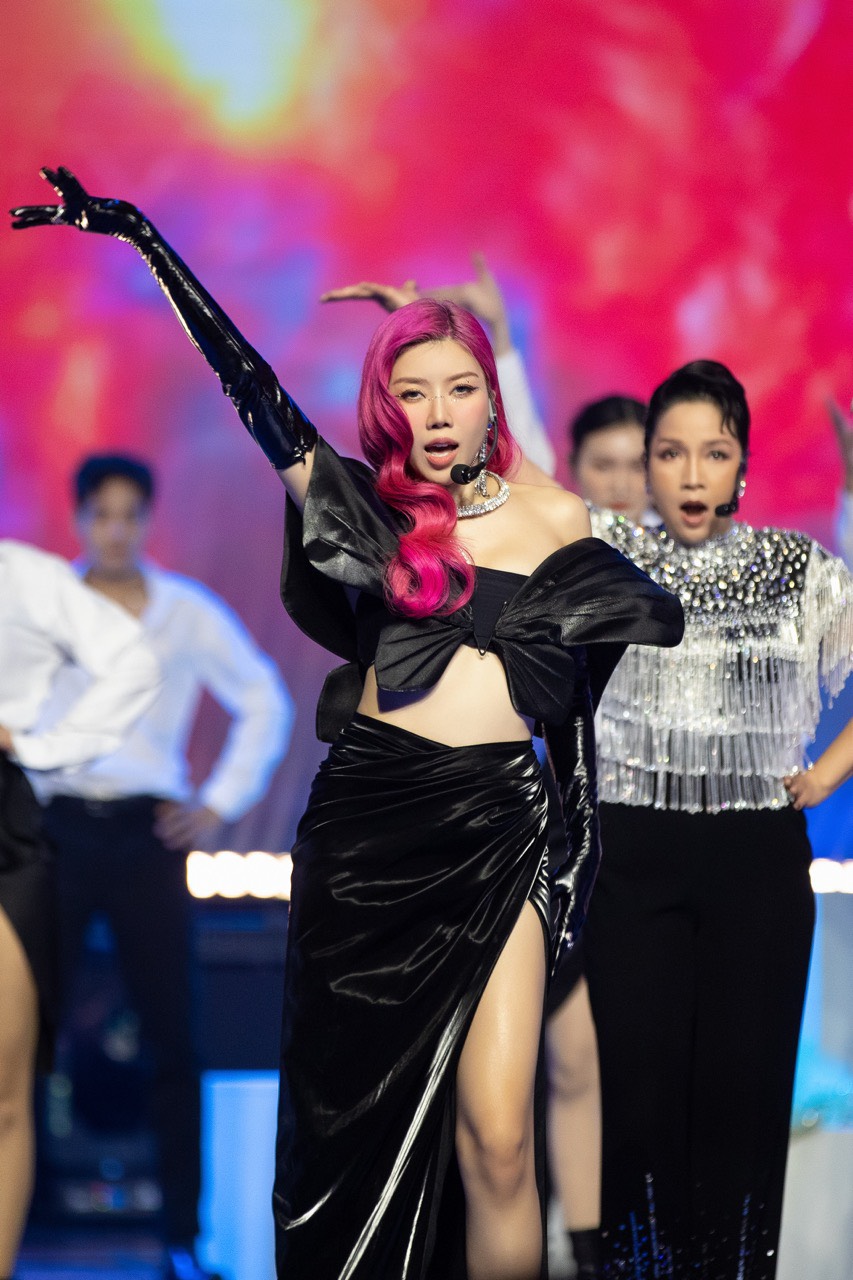 Li&ecirc;n tục bị nhắc trong loạt drama, Trang Ph&aacute;p vẫn l&agrave; chị đẹp