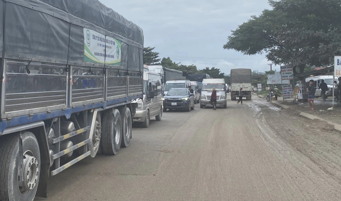 Khẩn trương khắc phục sình lún gây tắc đường ở đèo An Khê- Ảnh 1. Khẩn trương khắc phục sình lún gây tắc đường ở đèo An Khê- Ảnh 1.