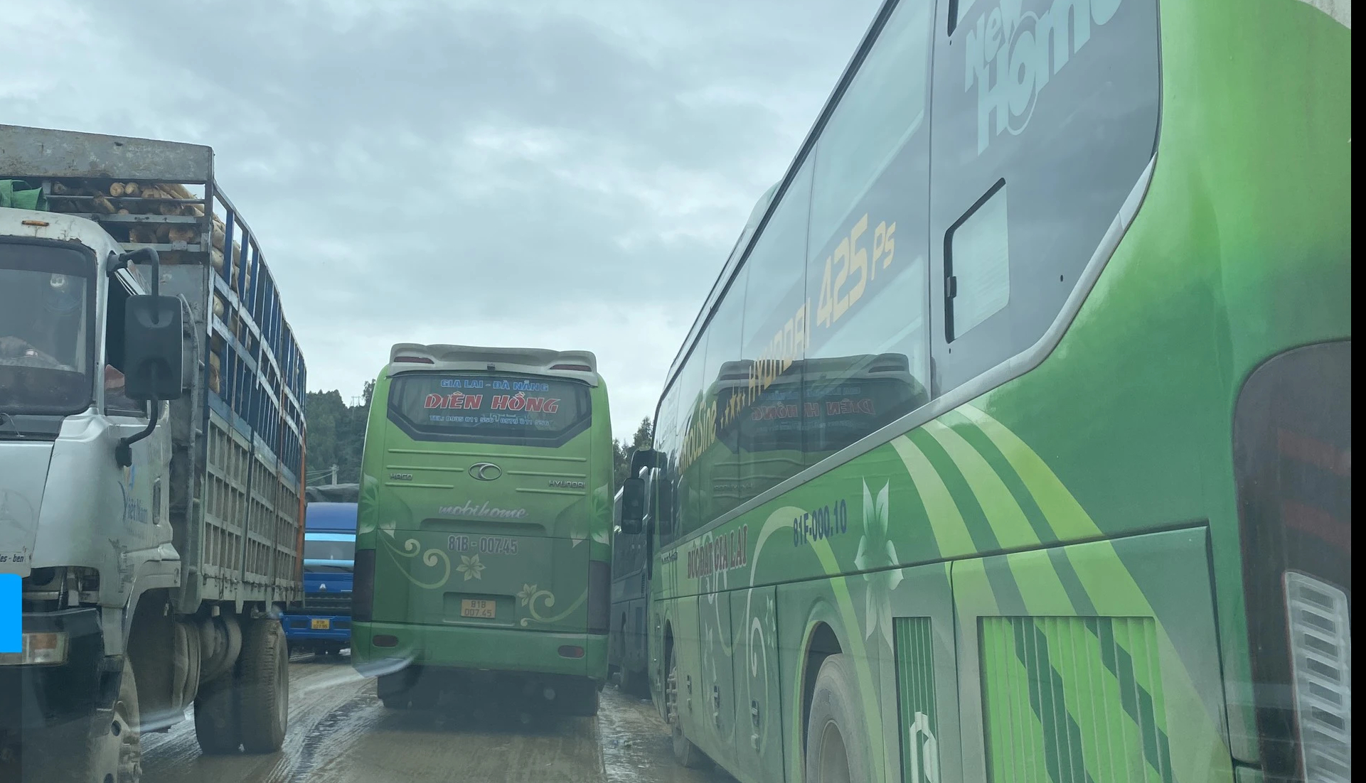 Khẩn trương khắc phục sình lún gây tắc đường ở đèo An Khê- Ảnh 8. Khẩn trương khắc phục sình lún gây tắc đường ở đèo An Khê- Ảnh 8.