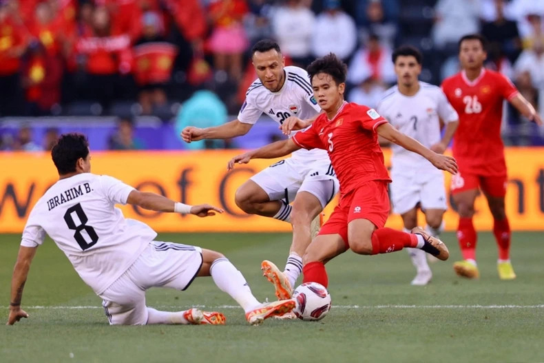 B&aacute;o Trung Quốc lấy tuyển Việt Nam để d&egrave; bỉu đội nh&agrave; tại Asian Cup- Ảnh 1.