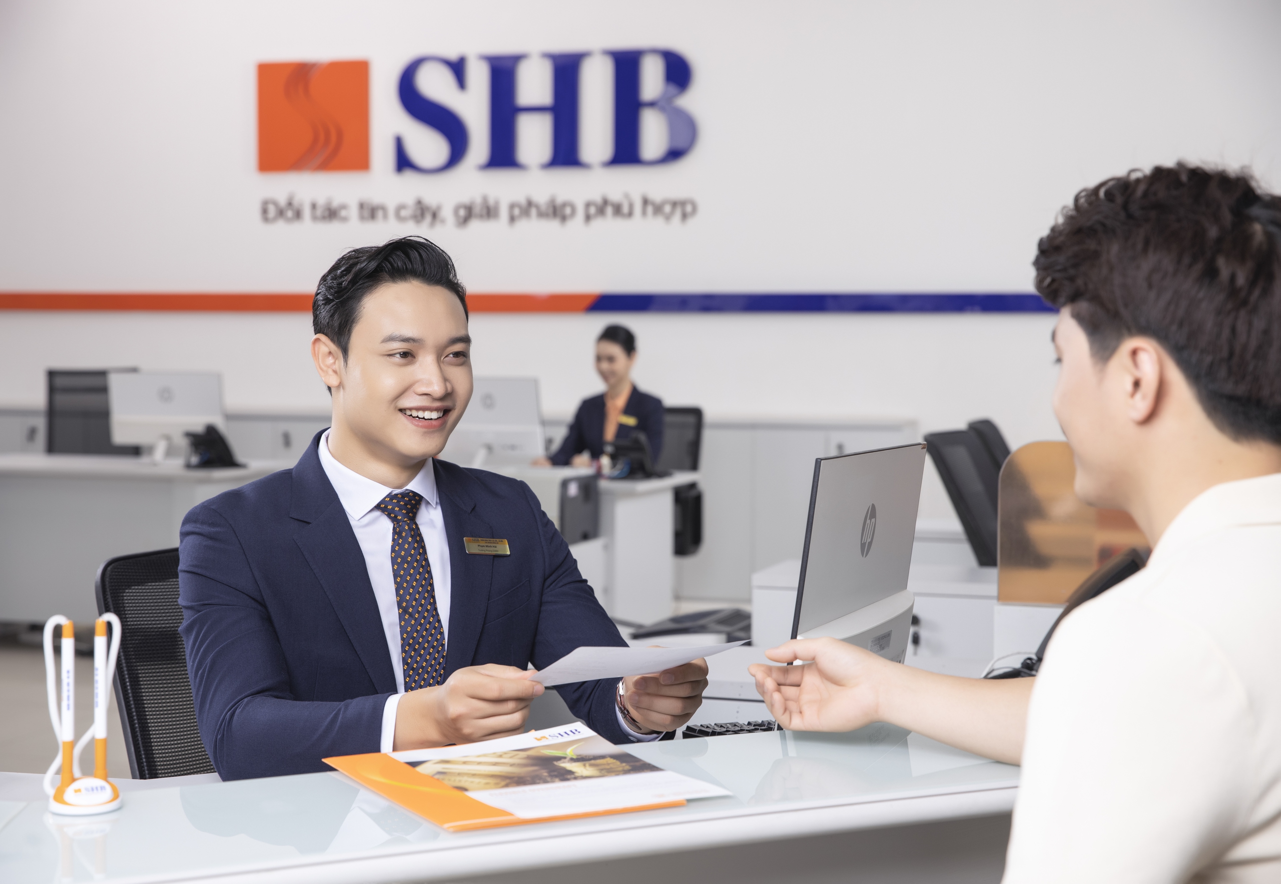 Ph&oacute; chủ tịch Đỗ Quang Vinh: SHB tạo sự kh&aacute;c biệt từ lối đi ri&ecirc;ng- Ảnh 6.