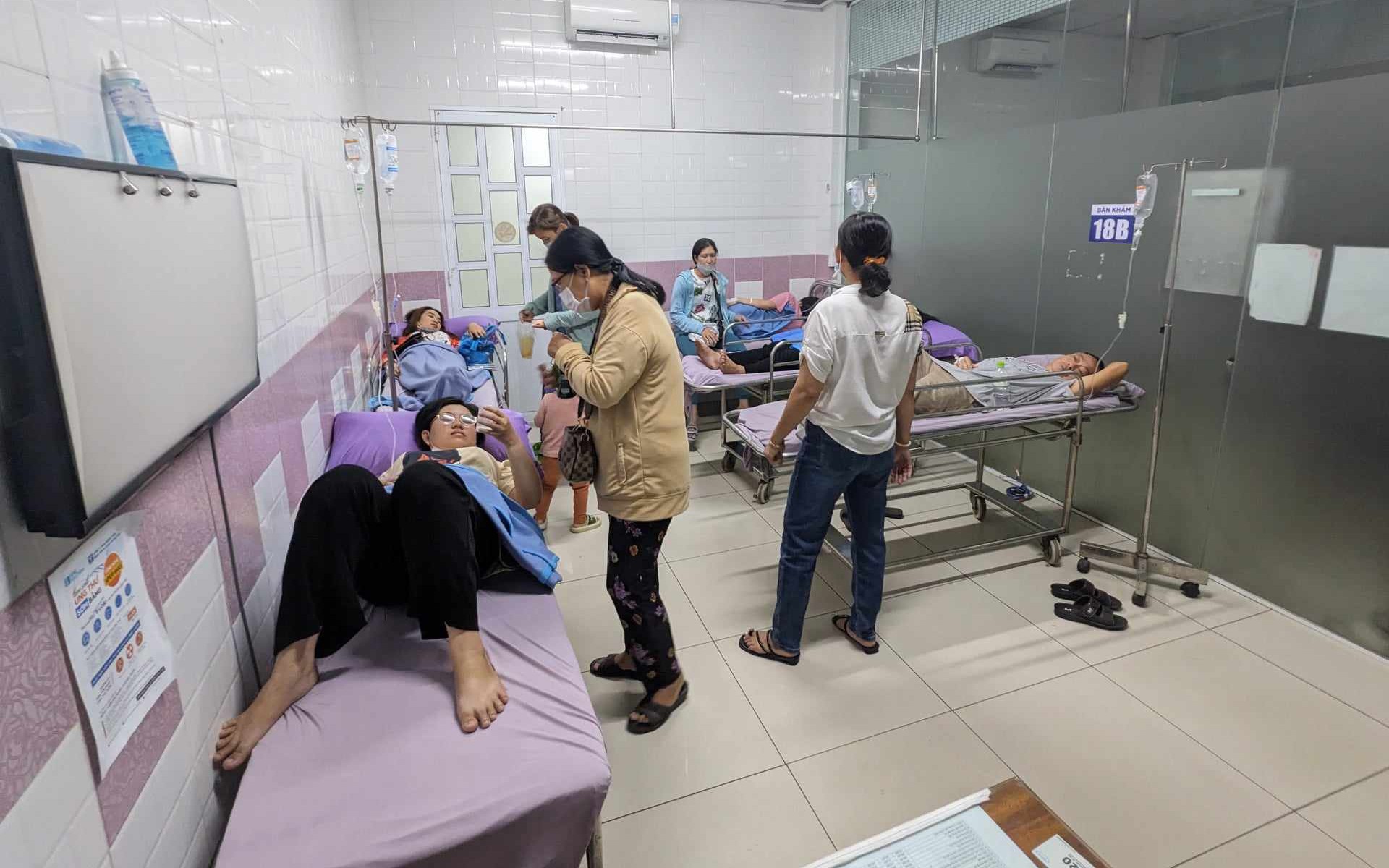 Diễn biến mới vụ nghi ngộ độc b&aacute;nh m&igrave; ở S&oacute;c Trăng: Đ&atilde; c&oacute; 49 người nhập viện