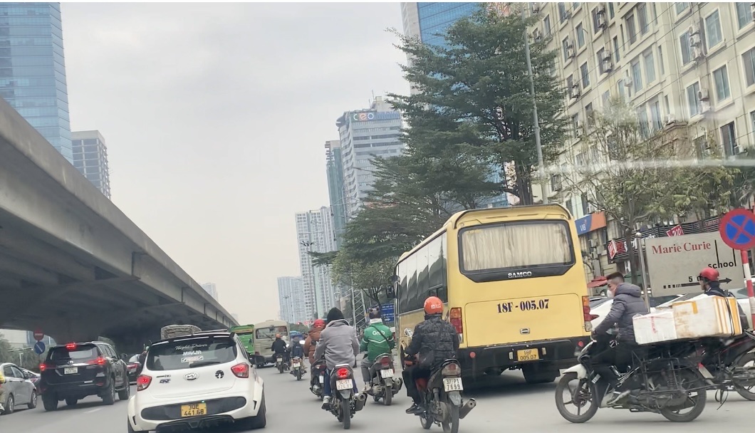 H&agrave; Nội: Cận Tết xe d&ugrave;, bến c&oacute;c lại bủa v&acirc;y bến Mỹ Đ&igrave;nh- Ảnh 2.