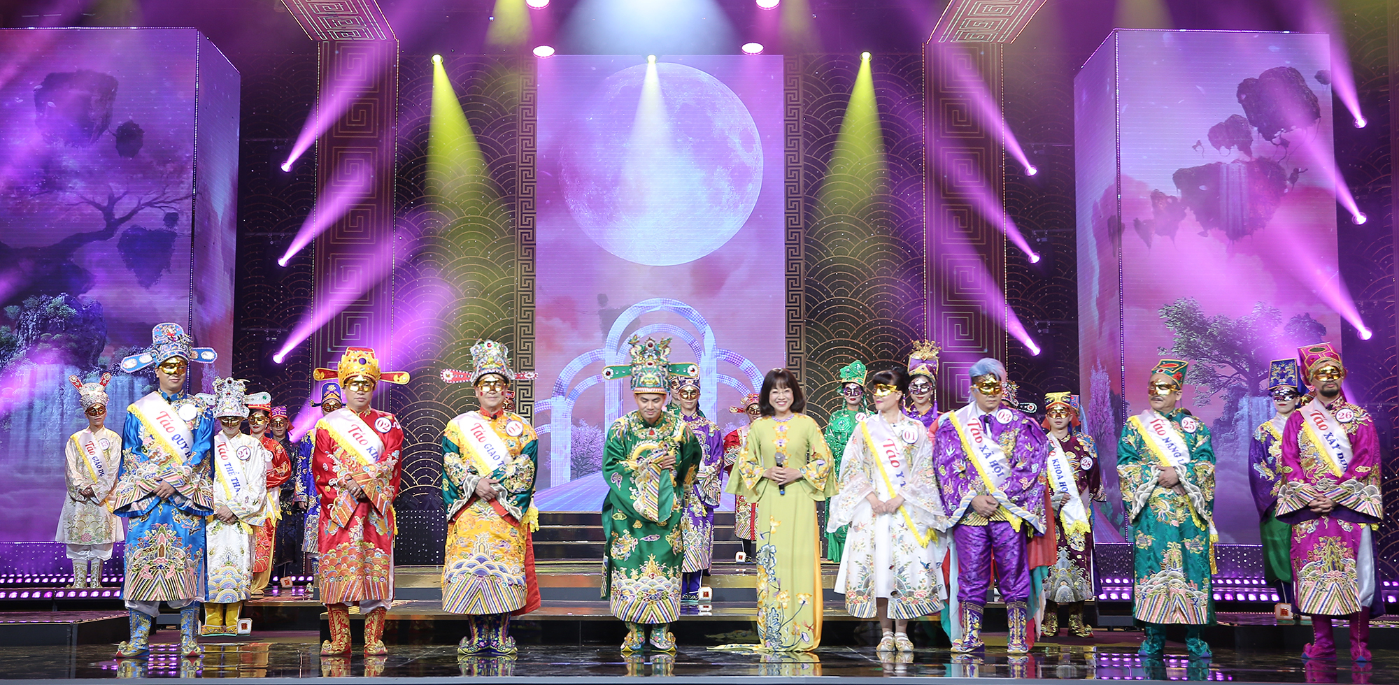 T&aacute;o Qu&acirc;n 2024: Bất động sản thua lỗ ế ẩm, quảng c&aacute;o chung cư 