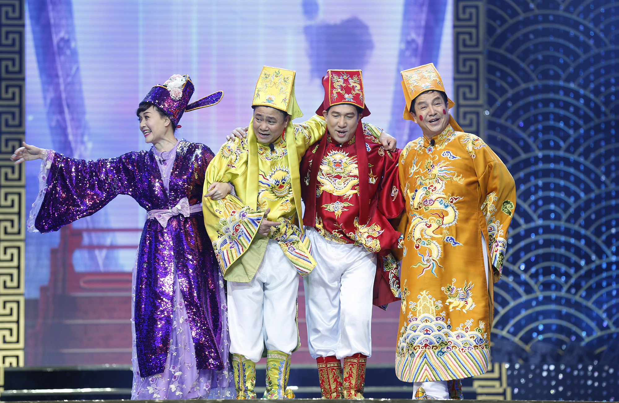 T&aacute;o Qu&acirc;n 2024: Bất động sản thua lỗ ế ẩm, quảng c&aacute;o chung cư 