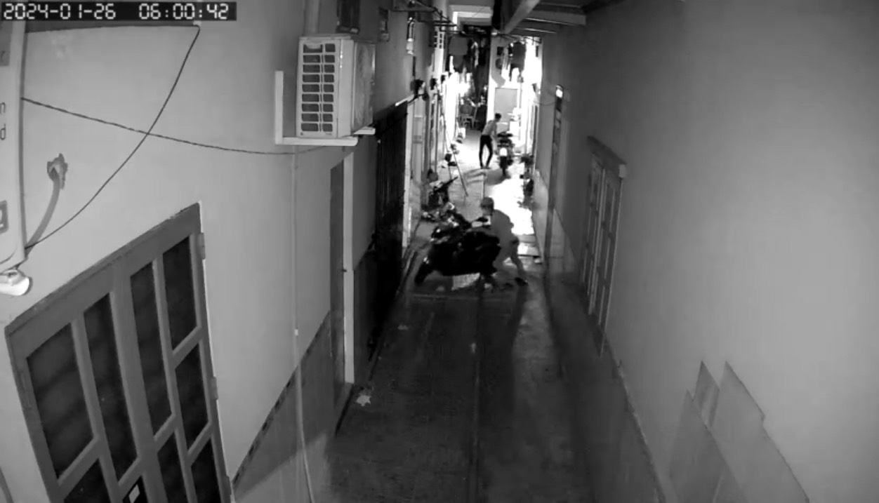 Đang điều tra, truy bắt nhóm đối tượng gây ra 3 vụ trộm 6 xe máy ở Bình Dương- Ảnh 1. Đang điều tra, truy bắt nhóm đối tượng gây ra 3 vụ trộm 6 xe máy ở Bình Dương- Ảnh 1.