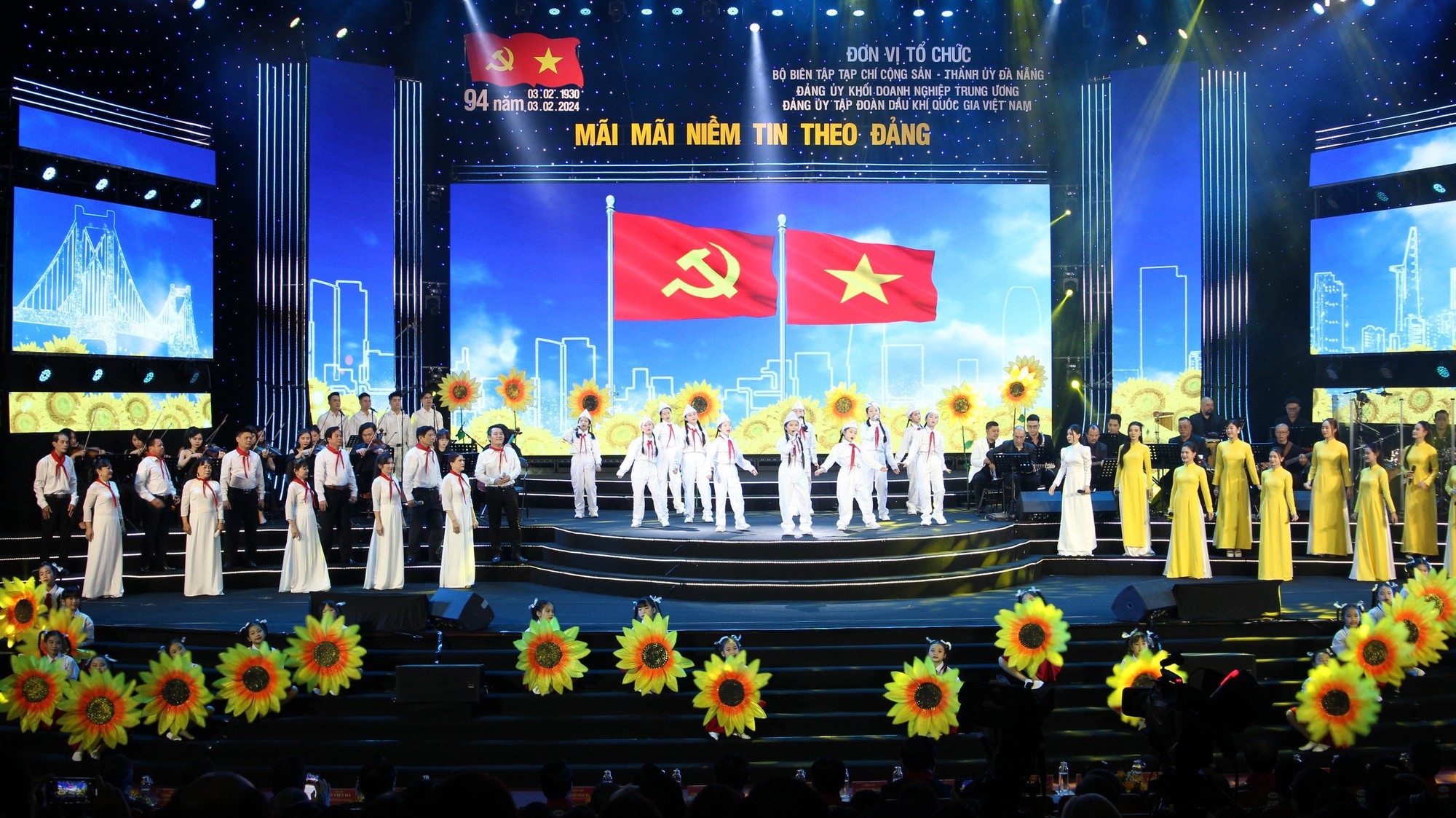 Đặc sắc chương tr&igrave;nh nghệ thuật 