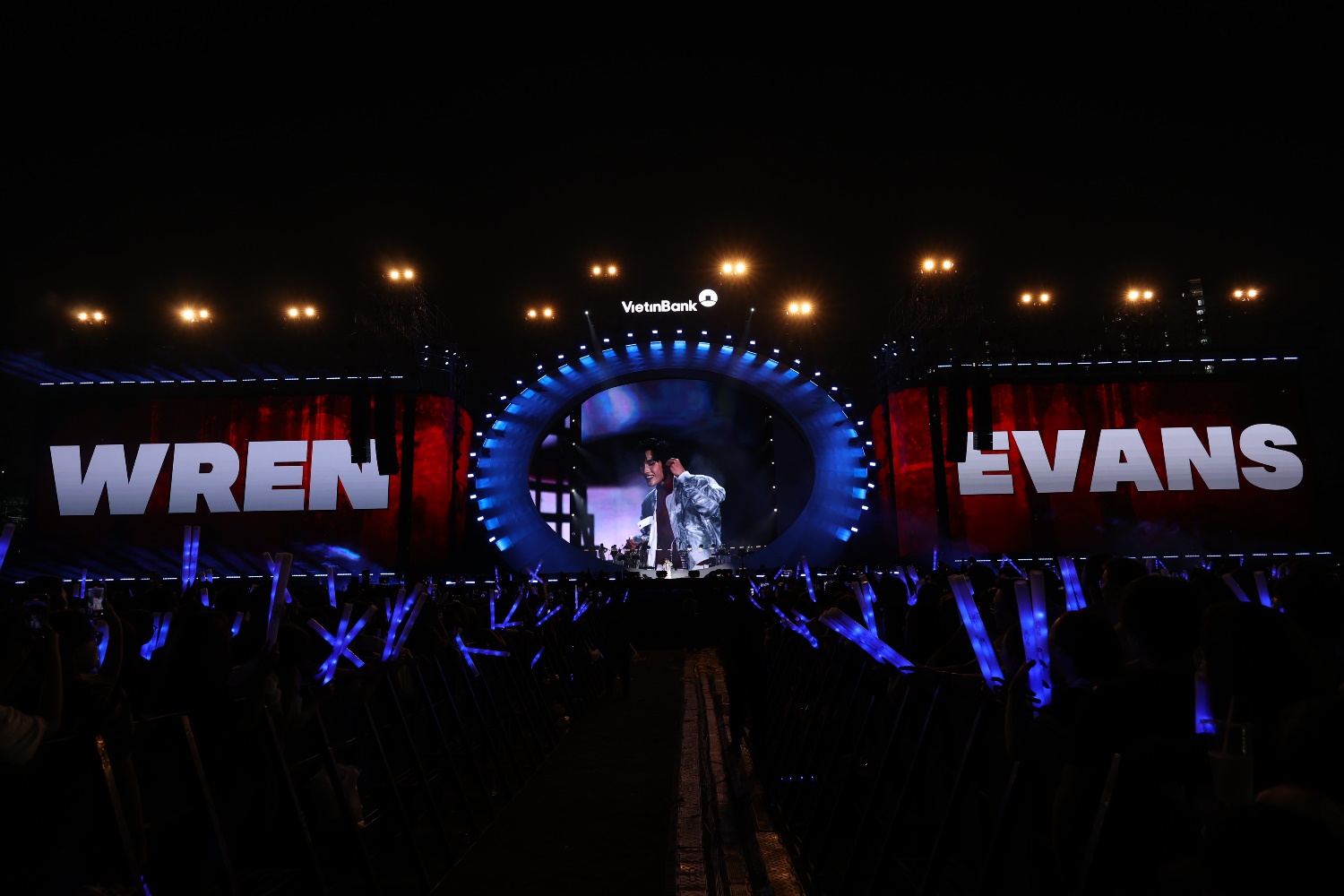 25 nghìn khán giả tham gia concert Sống một đời có 25 nghìn khán giả tham gia concert Sống một đời có