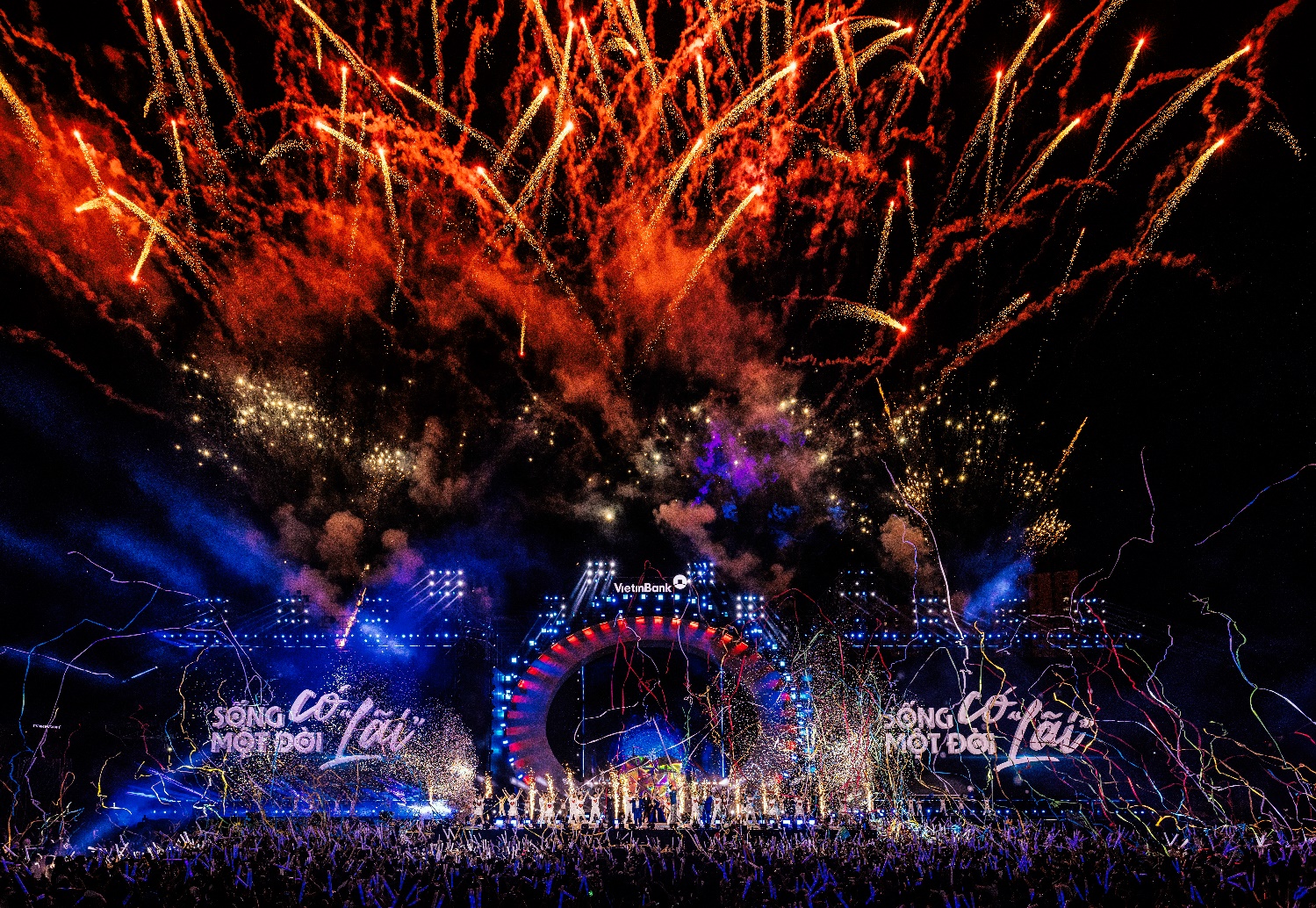 25 nghìn khán giả tham gia concert Sống một đời có 25 nghìn khán giả tham gia concert Sống một đời có