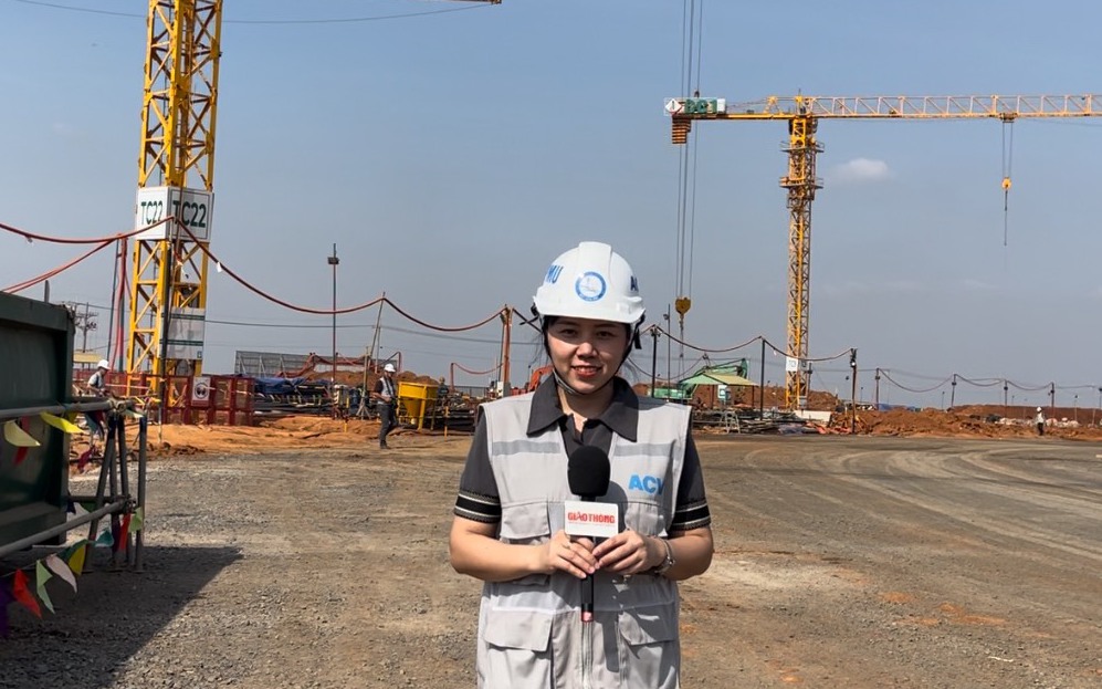 Đua tiến độ tr&ecirc;n c&ocirc;ng trường nh&agrave; ga h&agrave;nh kh&aacute;ch s&acirc;n bay Long Th&agrave;nh ng&agrave;y gi&aacute;p Tết