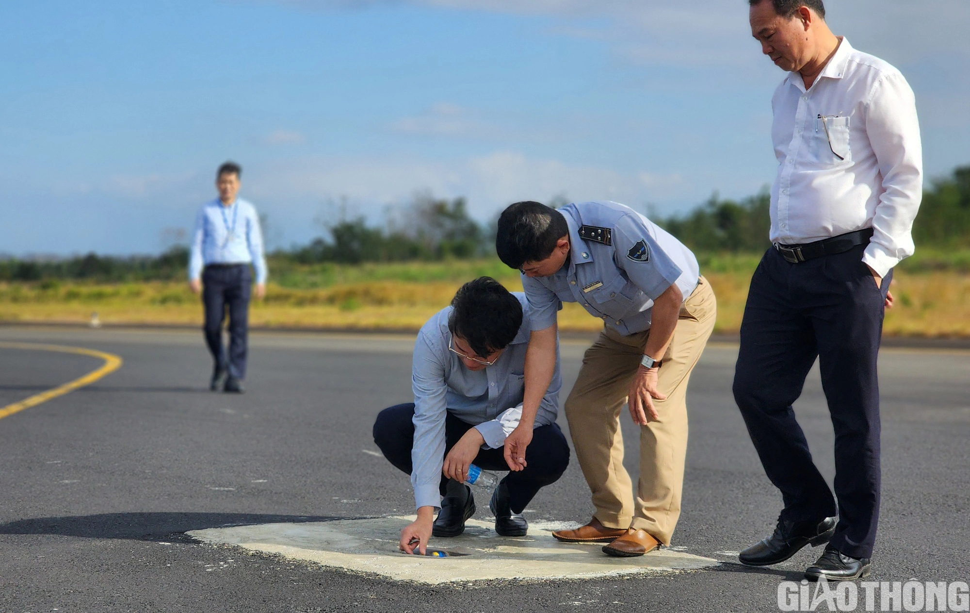Lần đầu ti&ecirc;n s&acirc;n bay Bu&ocirc;n Ma Thuột phục vụ c&aacute;c chuyến bay đ&ecirc;m- Ảnh 3.