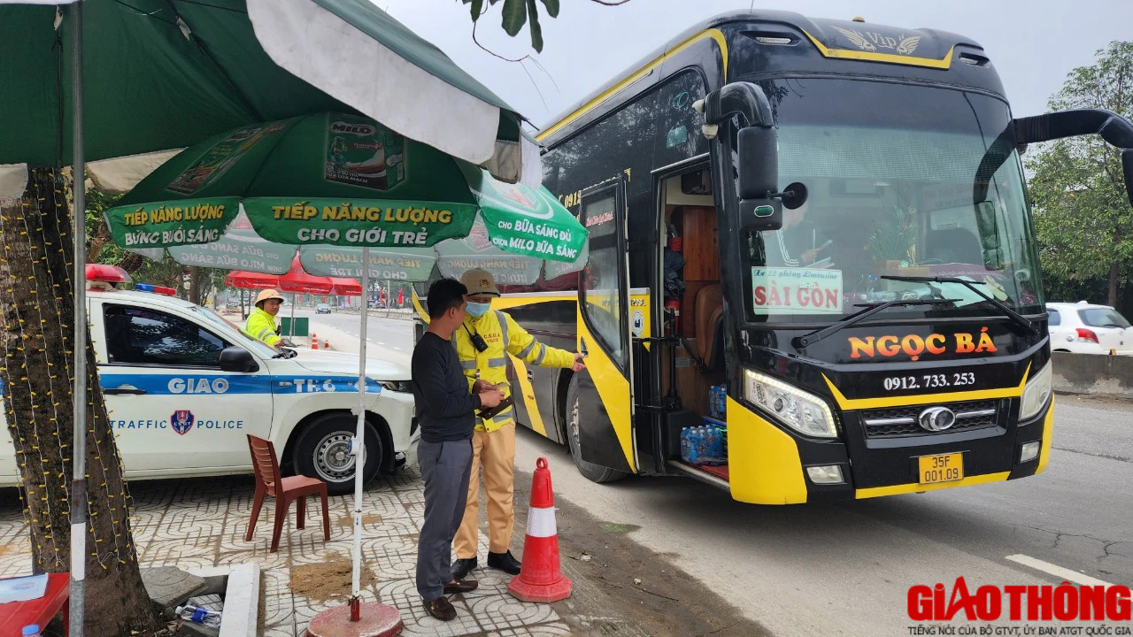 Hà Tĩnh: CSGT kiểm soát ngày đêm, người vi phạm nồng độ cồn giảm dần- Ảnh 2. Hà Tĩnh: CSGT kiểm soát ngày đêm, người vi phạm nồng độ cồn giảm dần- Ảnh 2.