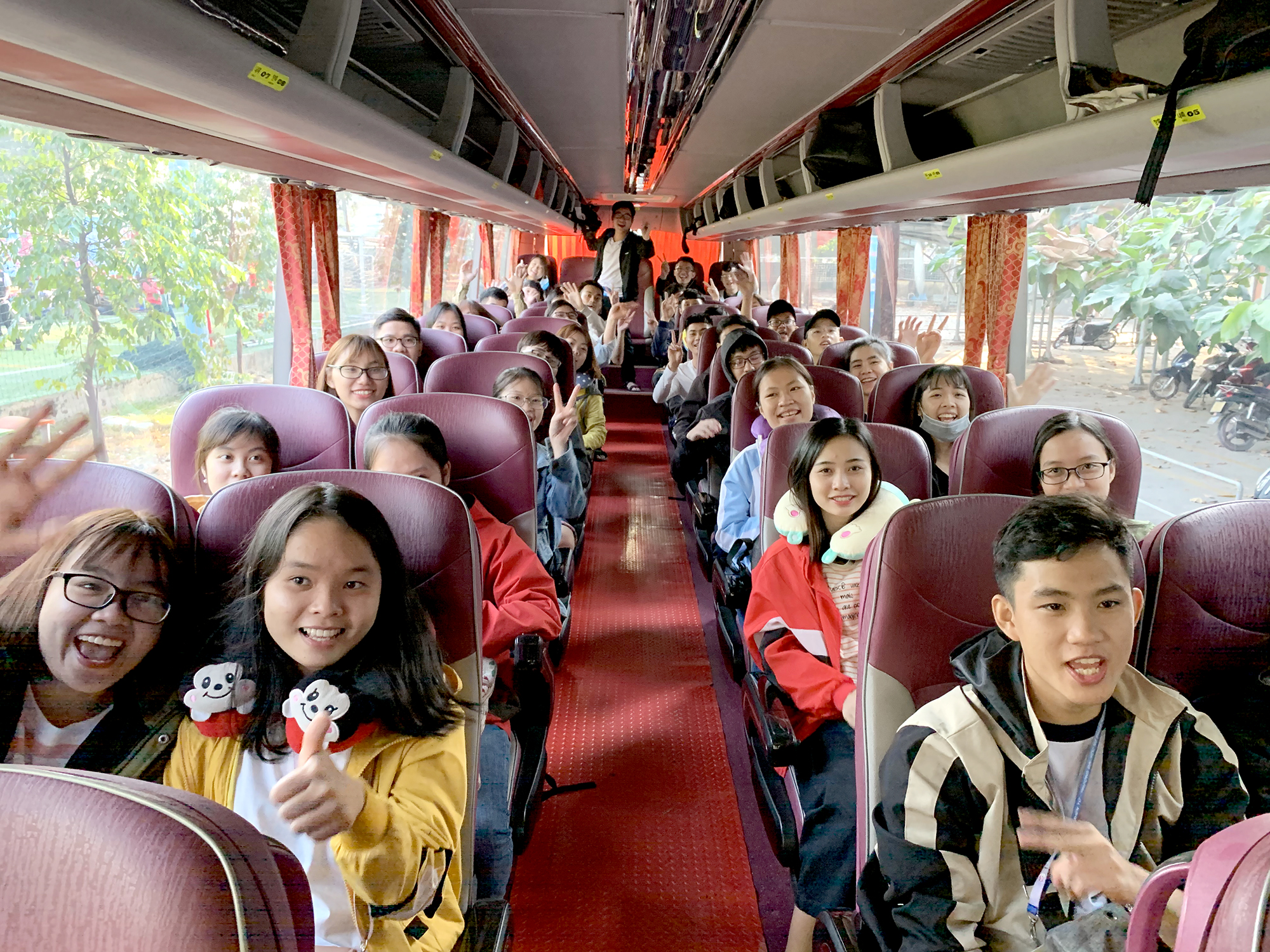 Những chuyến xe nghĩa t&igrave;nh hồi hương đ&oacute;n Tết- Ảnh 1.