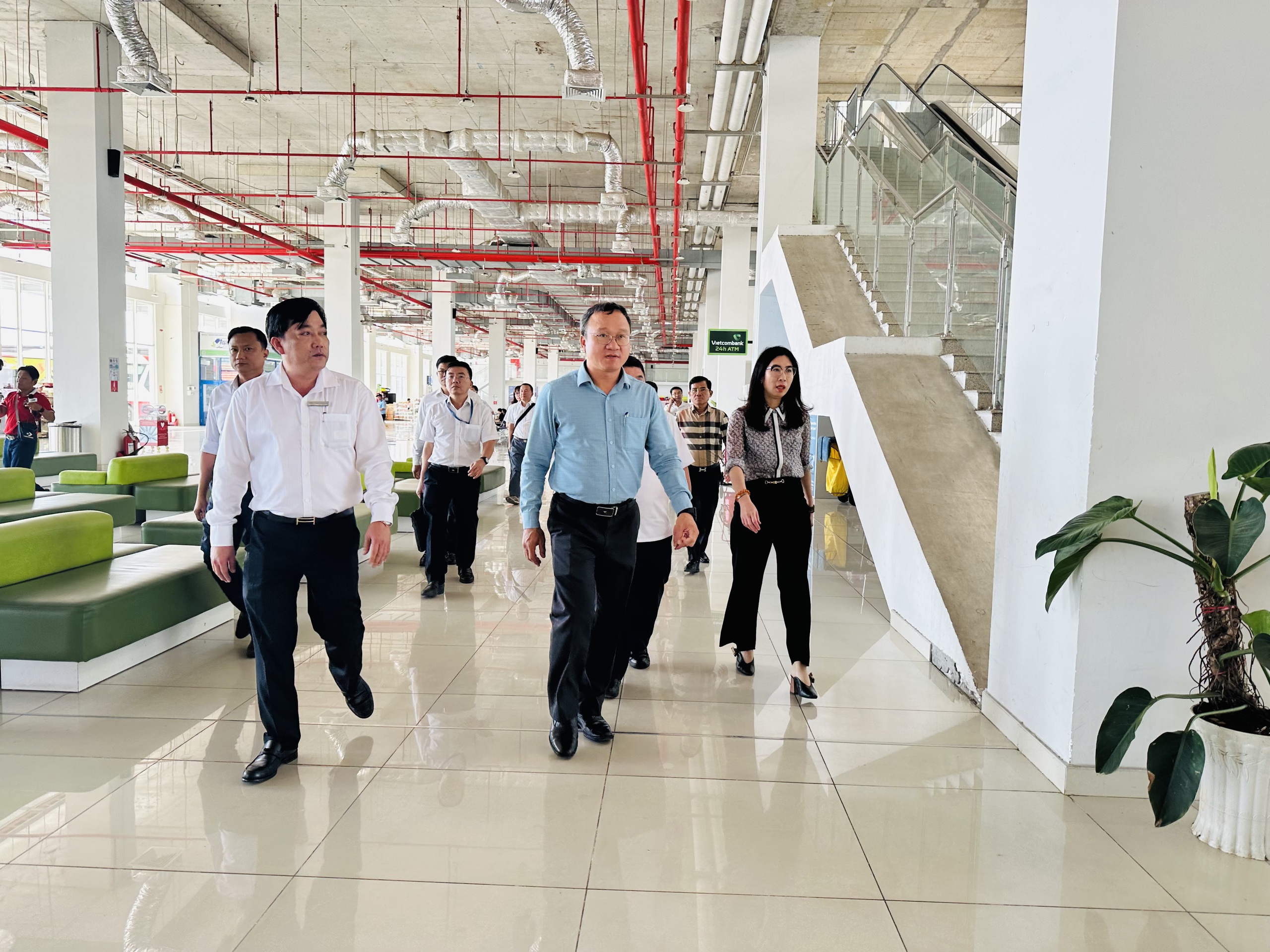 &Ocirc;ng Khuất Việt H&ugrave;ng: Ai chịu tr&aacute;ch nhiệm để 