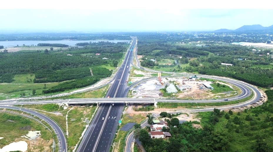 B&aacute;o động nạn th&aacute;o h&agrave;ng r&agrave;o, trộm d&acirc;y điện chiếu s&aacute;ng tr&ecirc;n c&aacute;c tuyến cao tốc- Ảnh 2.
