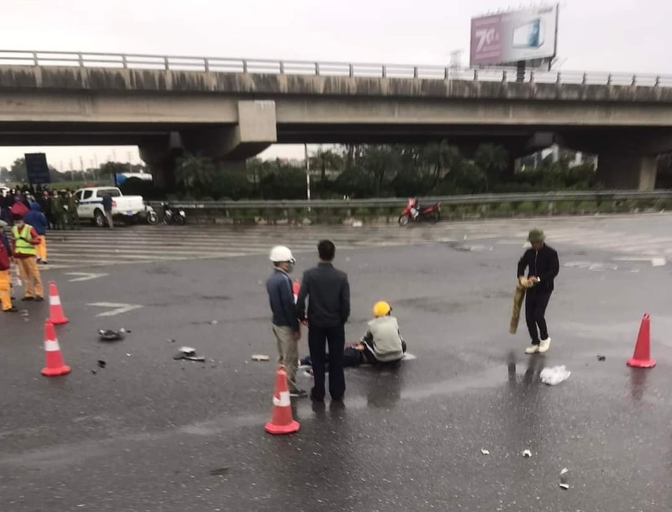 H&agrave; Nam: Xe Howo c&aacute;n xe m&aacute;y ở n&uacute;t giao Vực V&ograve;ng, một phụ nữ tử vong- Ảnh 1.