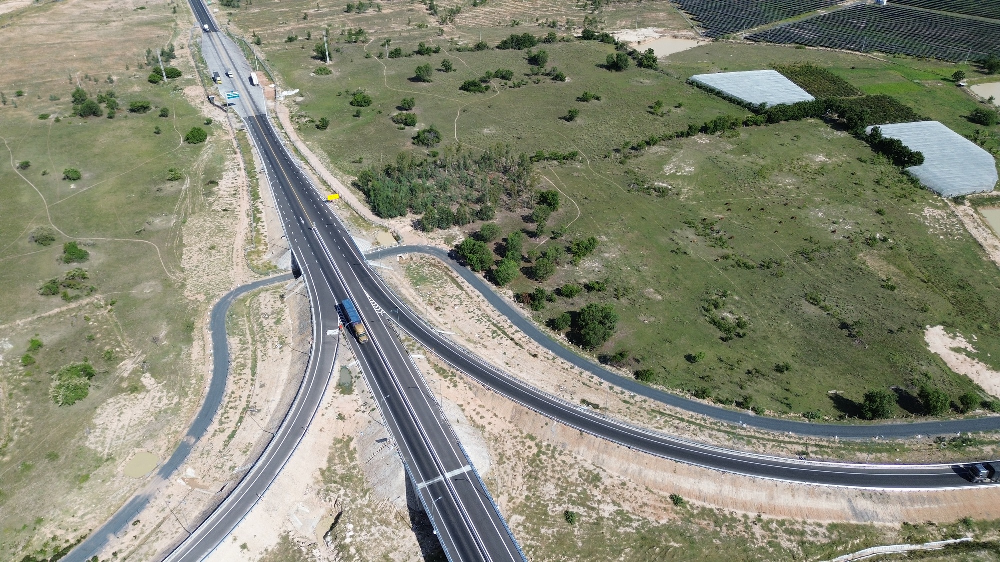 Nghi&ecirc;n cứu x&acirc;y dựng trục cao tốc Vĩnh Hảo - Li&ecirc;n Khương- Ảnh 1.