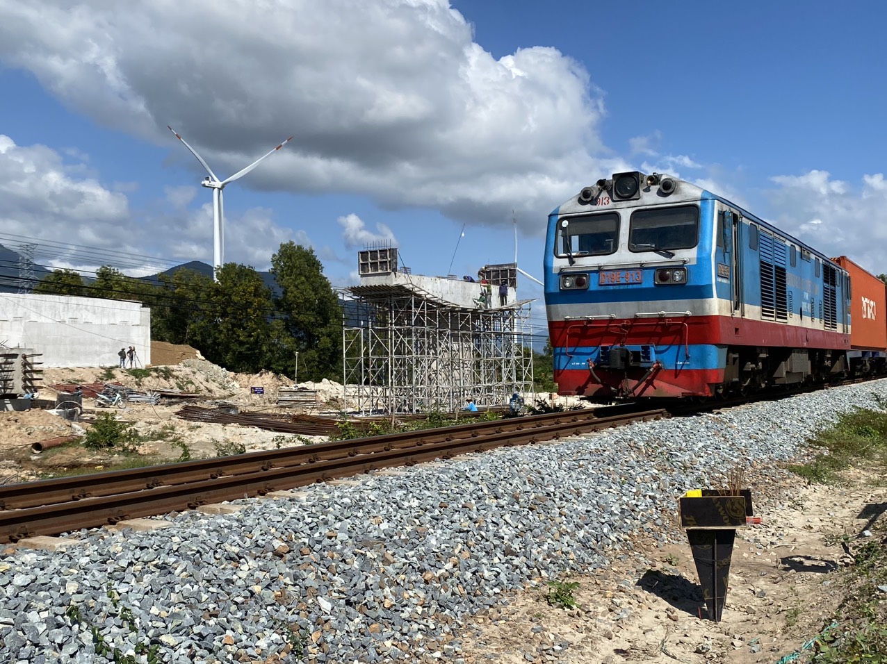 Hối hả trên công trường cao tốc Cam Lâm - Vĩnh Hảo những ngày đầu năm mới- Ảnh 6. Hối hả trên công trường cao tốc Cam Lâm - Vĩnh Hảo những ngày đầu năm mới- Ảnh 6.