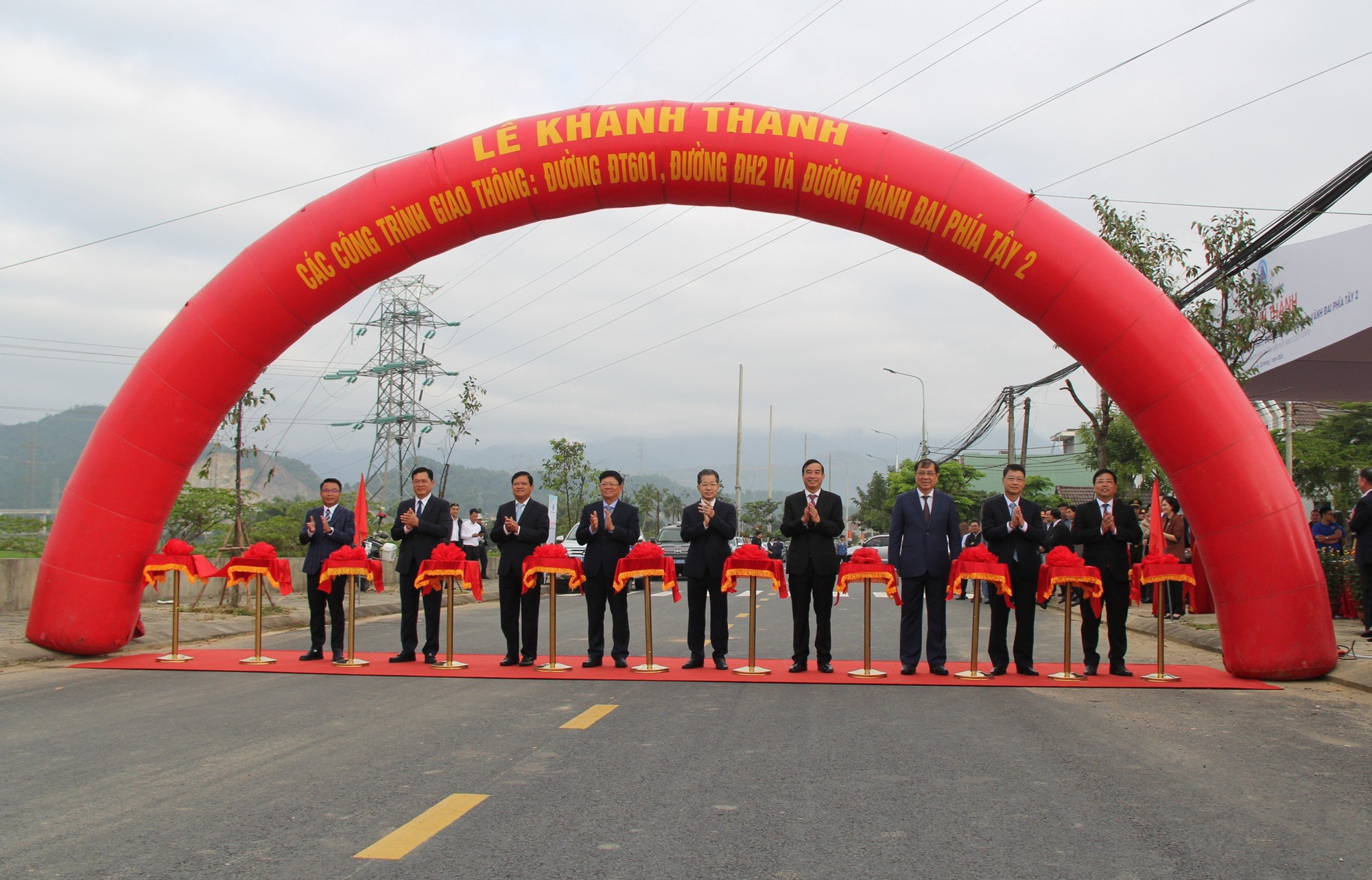 Đ&agrave; Nẵng kh&aacute;nh th&agrave;nh ba dự &aacute;n giao th&ocirc;ng trọng điểm- Ảnh 1.