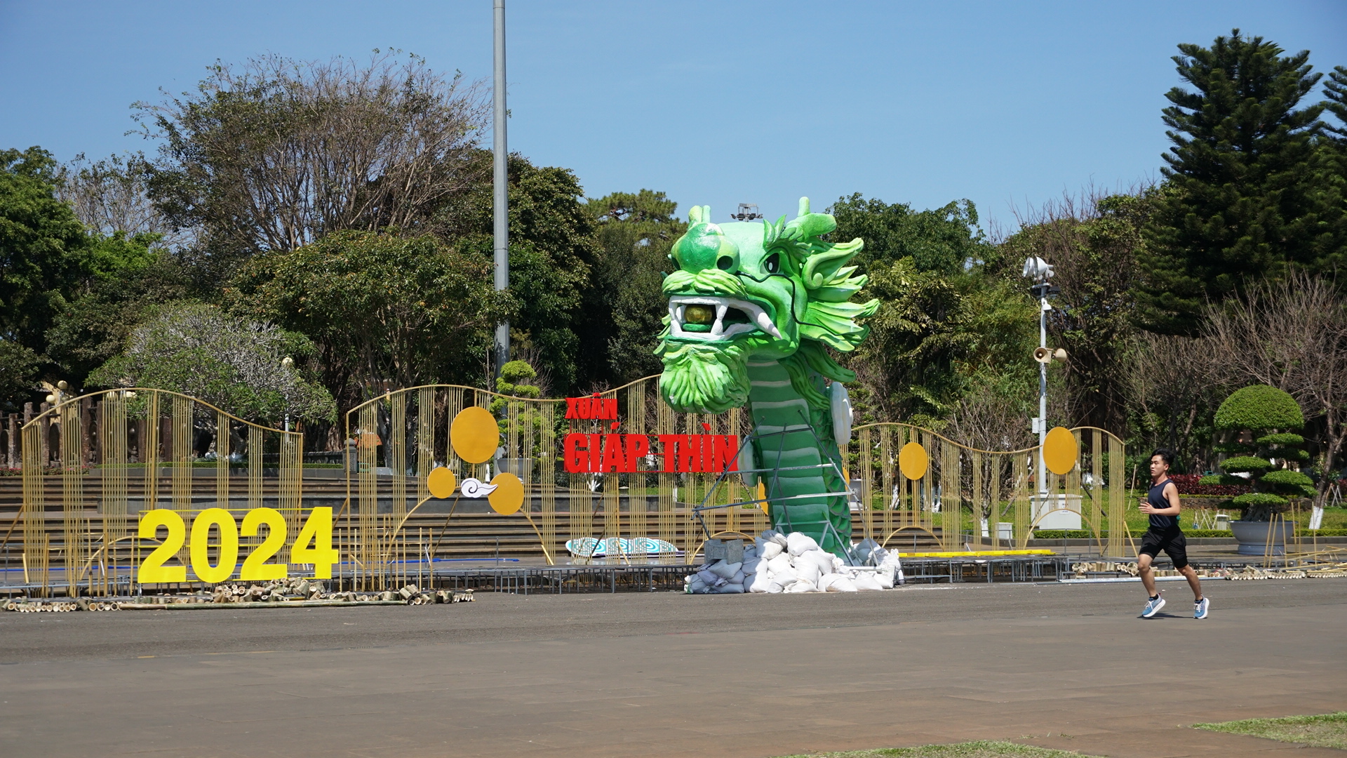 Linh vật rồng xanh độc đ&aacute;o chưa từng c&oacute; sẽ xuất hiện ở TP Pleiku- Ảnh 2.