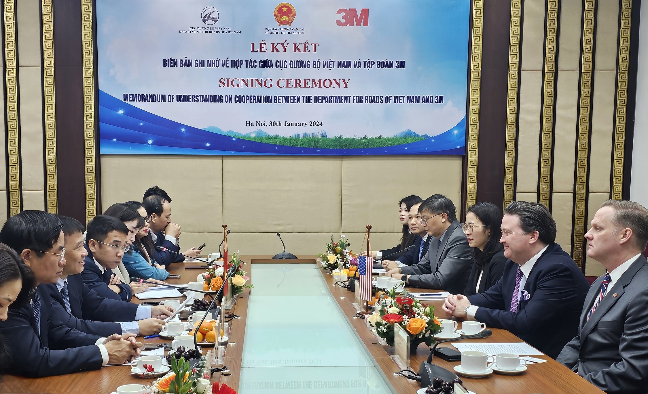 Cục Đường bộ hợp t&aacute;c n&acirc;ng cao an to&agrave;n giao th&ocirc;ng với tập đo&agrave;n của Mỹ- Ảnh 2.