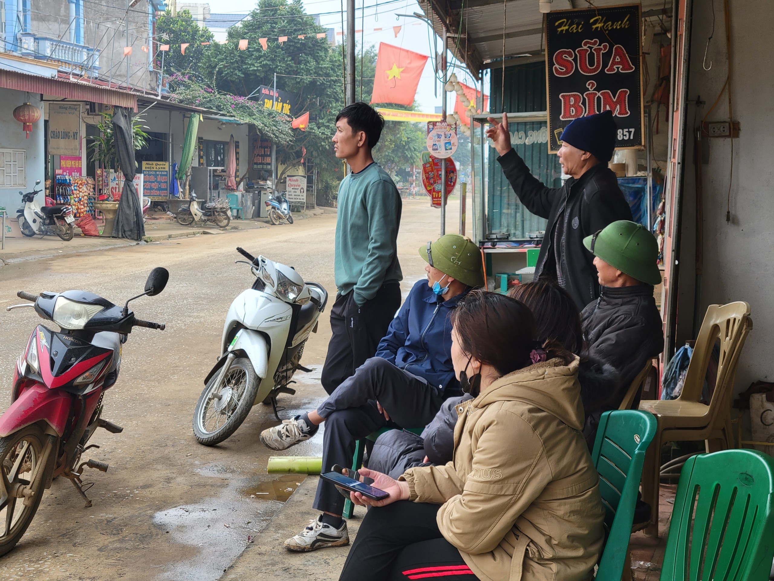 C&ocirc;ng an v&agrave;o cuộc vụ ch&aacute;y nh&agrave; ở Thanh H&oacute;a khiến 3 mẹ con tử vong- Ảnh 9.