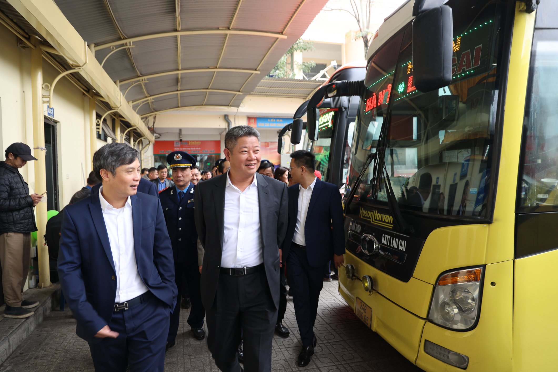 Cần xếp sao xe khách để người dân lựa chọn- Ảnh 1. Cần xếp sao xe khách để người dân lựa chọn- Ảnh 1.