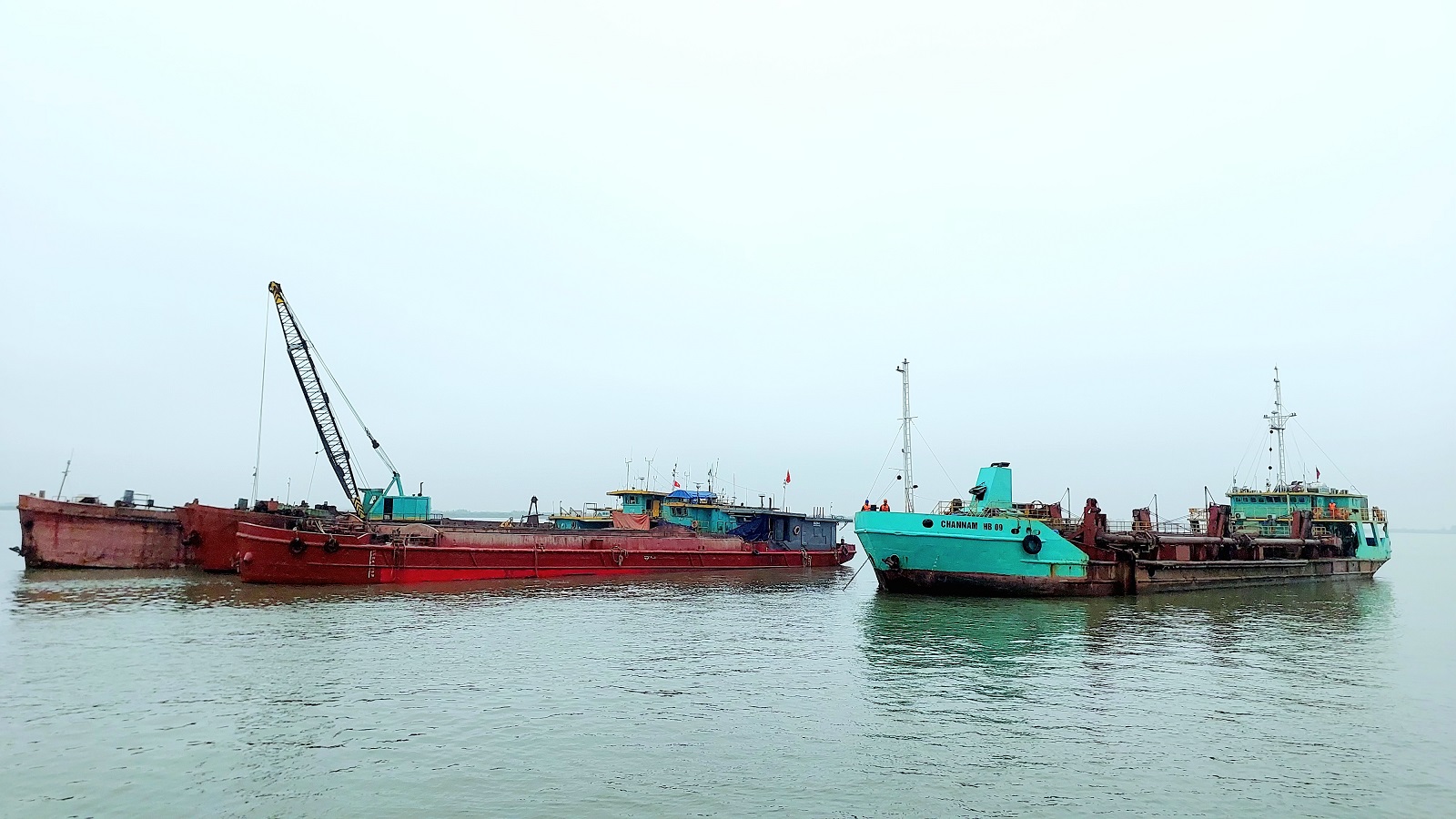 Khởi công nâng cấp luồng hàng hải Hải Phòng, thông đường cho tàu lớn vào cảng- Ảnh 2. Khởi công nâng cấp luồng hàng hải Hải Phòng, thông đường cho tàu lớn vào cảng- Ảnh 2.