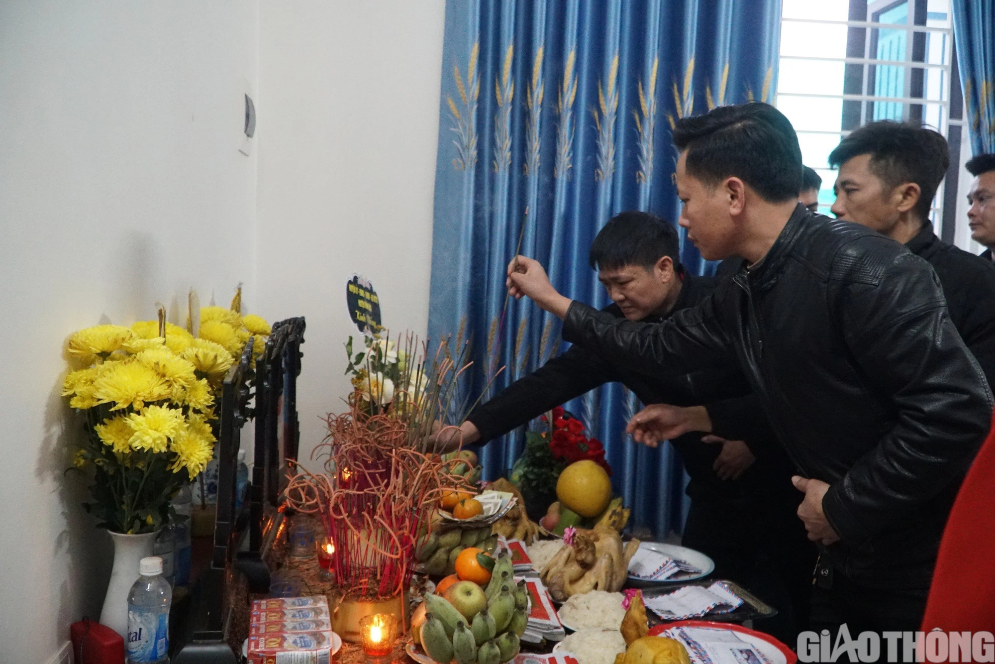 X&oacute;t xa chia sẻ của người đ&agrave;n &ocirc;ng mất vợ v&agrave; hai con sau vụ ch&aacute;y nh&agrave; ở Thanh H&oacute;a- Ảnh 4.