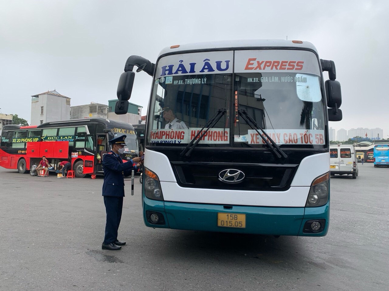 Thanh tra GTVT H&agrave; Nội chốt trực tại h&agrave;ng trăm điểm n&oacute;ng, nỗ lực đảm bảo giao th&ocirc;ng- Ảnh 13.
