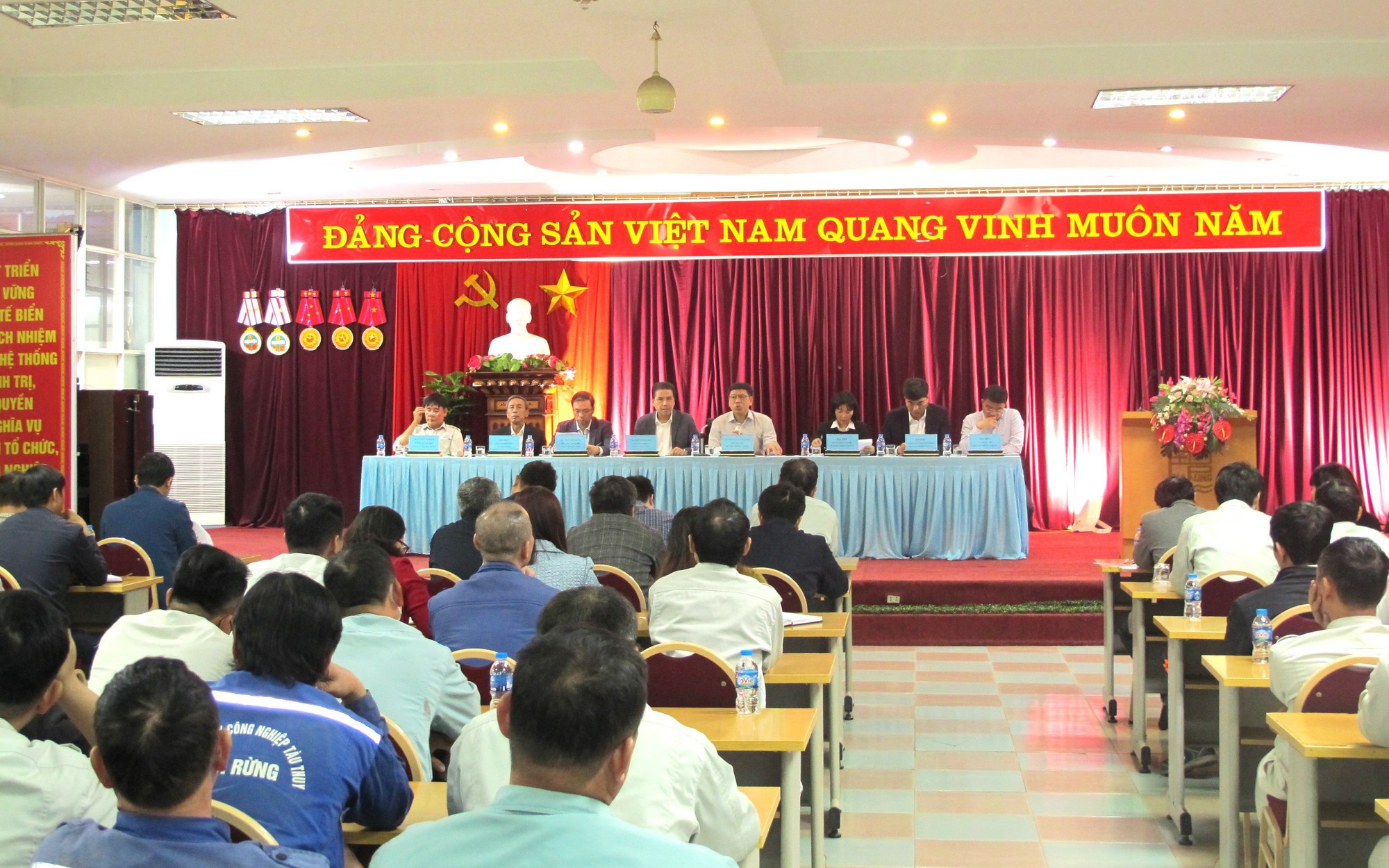 Thứ trưởng Bộ GTVT Nguyễn Xu&acirc;n Sang l&agrave;m việc với c&aacute;c c&ocirc;ng ty thuộc SBIC