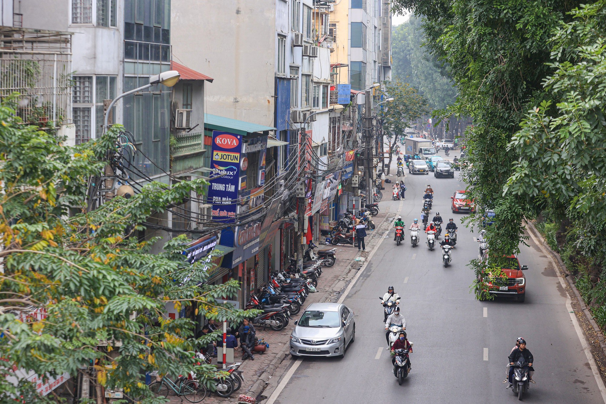Hiện trạng tuyến đường V&agrave;nh đai 2 đoạn Ng&atilde; Tư Sở - Cầu Giấy sắp được mở rộng- Ảnh 11.