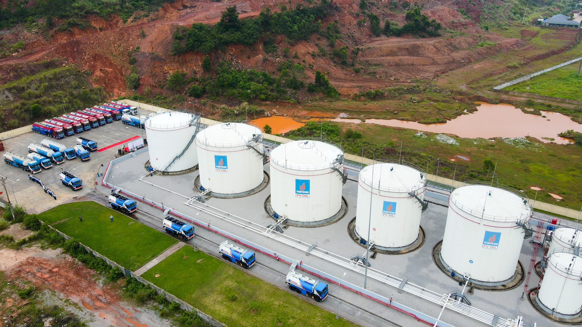 Petrovietnam ki&ecirc;n tr&igrave; phương ch&acirc;m quản trị biến động, đạt tổng doanh thu ấn tượng- Ảnh 1.