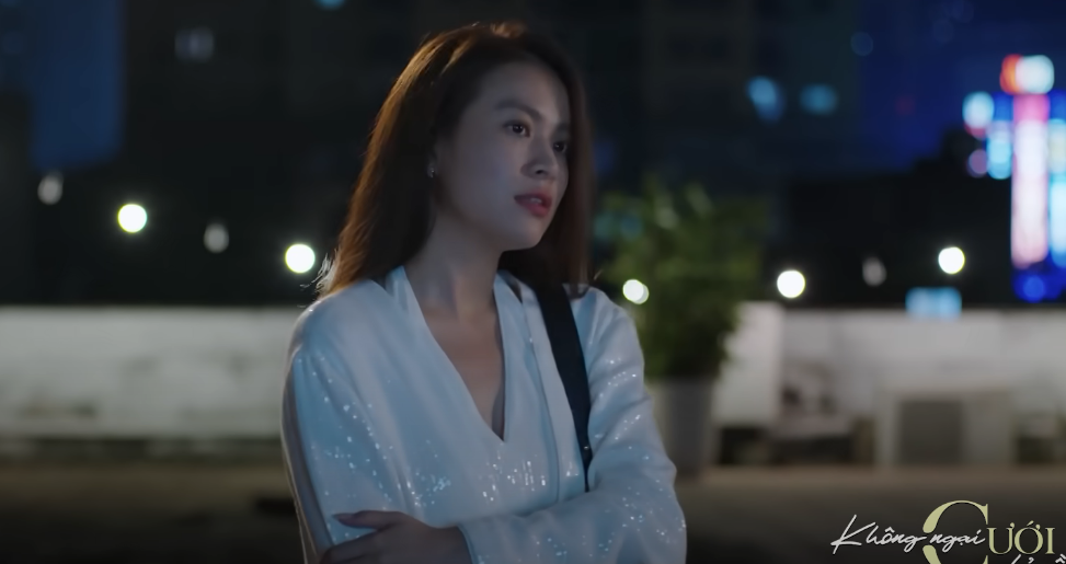 Phong hẹn Yến đến một địa điểm v&ocirc; c&ugrave;ng l&atilde;ng mạn để tỏ t&igrave;nh.