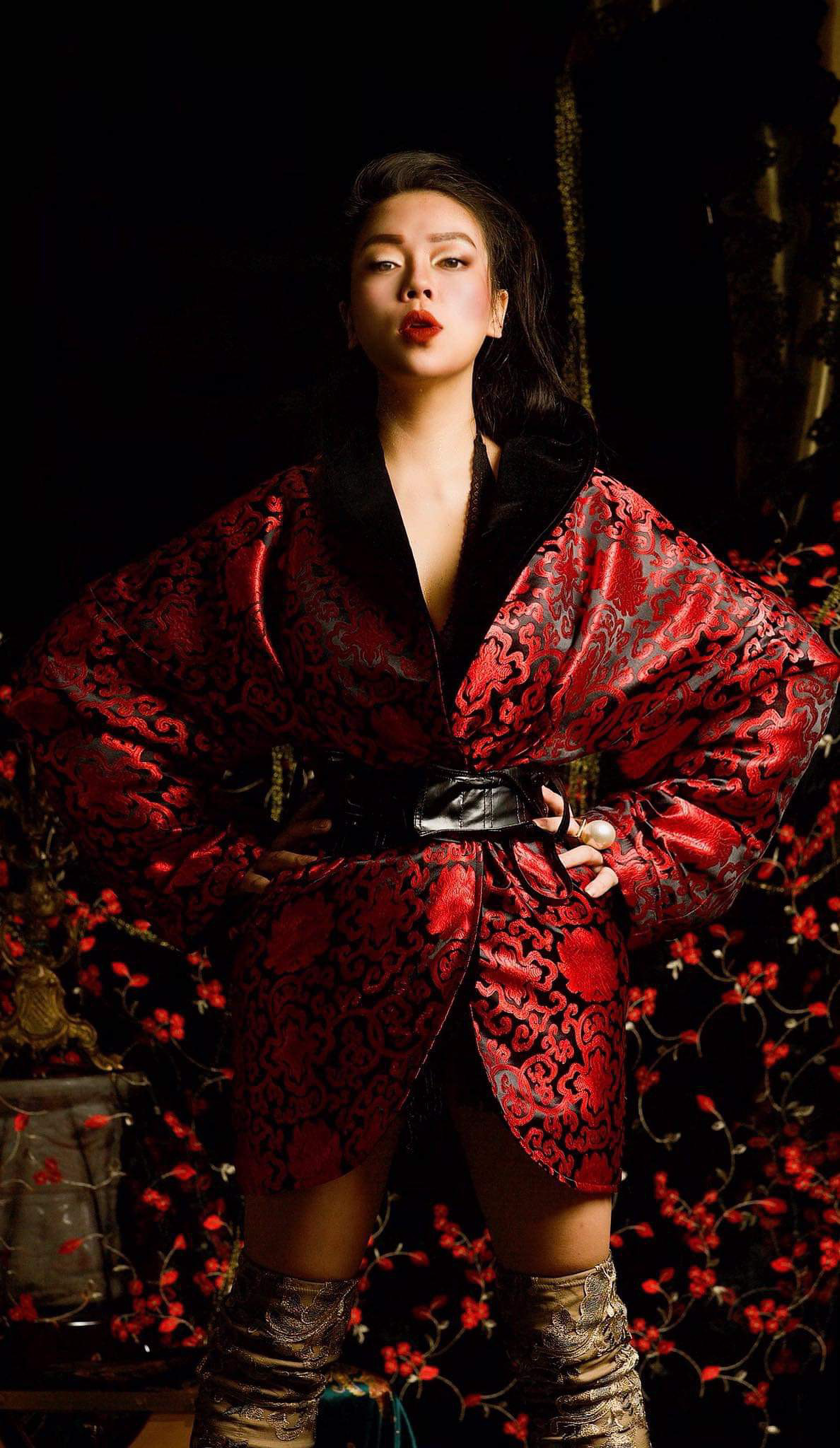 Ca sĩ H&agrave; Linh tr&igrave;nh diễn &aacute;o d&agrave;i tại Văn Miếu - Quốc Tử Gi&aacute;m- Ảnh 7.