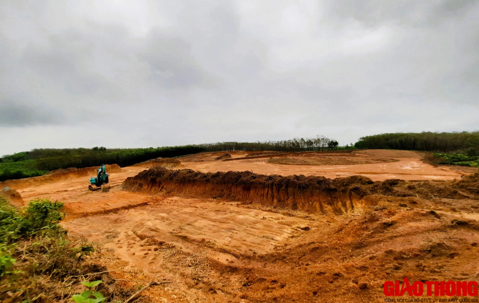 Điều phối đất san lấp khu t&aacute;i định cư cao tốc ở Vĩnh Kh&ecirc;, san nền khu t&aacute;i định cư Vĩnh H&agrave;- Ảnh 1.