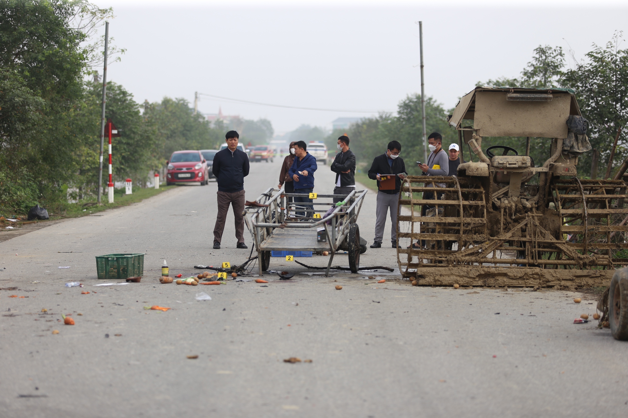 Hai vợ chồng gặp tai nạn tử vong thương t&acirc;m khi đi b&aacute;n h&agrave;ng l&uacute;c rạng s&aacute;ng- Ảnh 15.